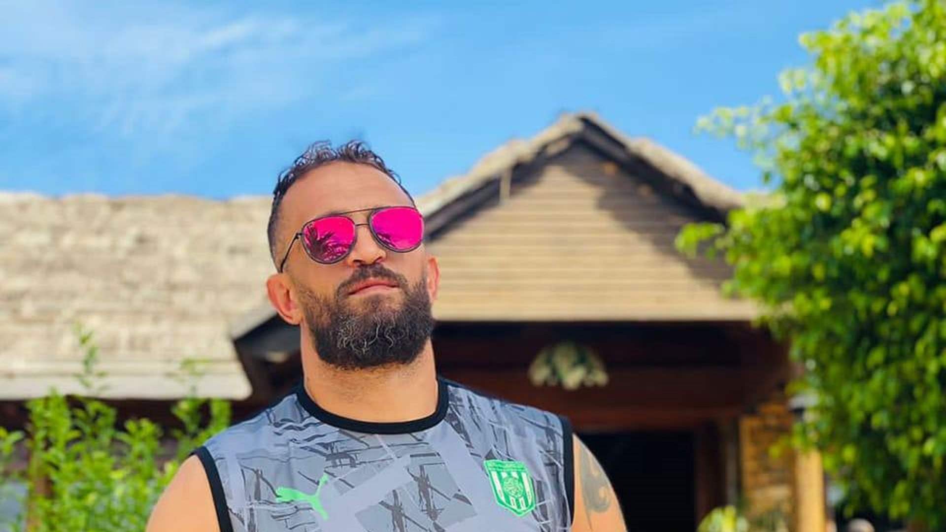 وفاة لاعب كرة قدم تونسي بعد أن أضرم النار في جسده