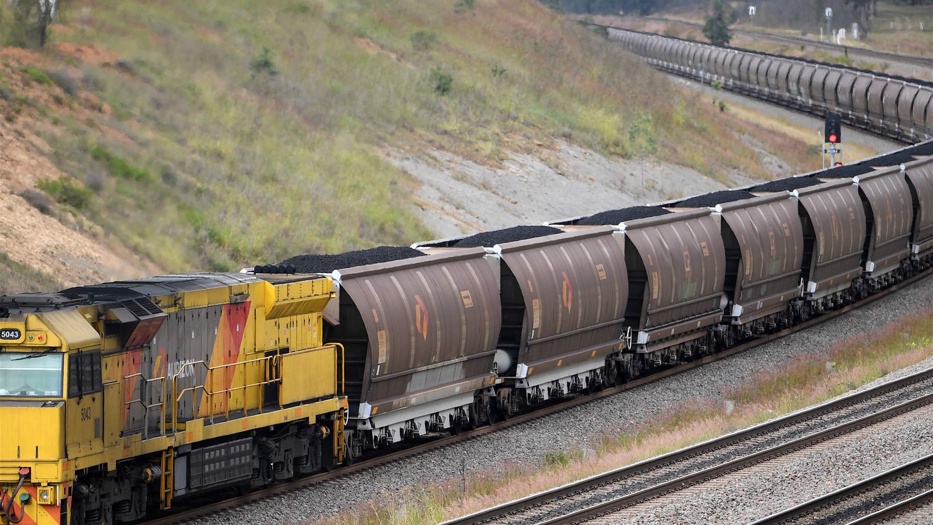 Australia climate change activists 'halt' coal train, 50 charged