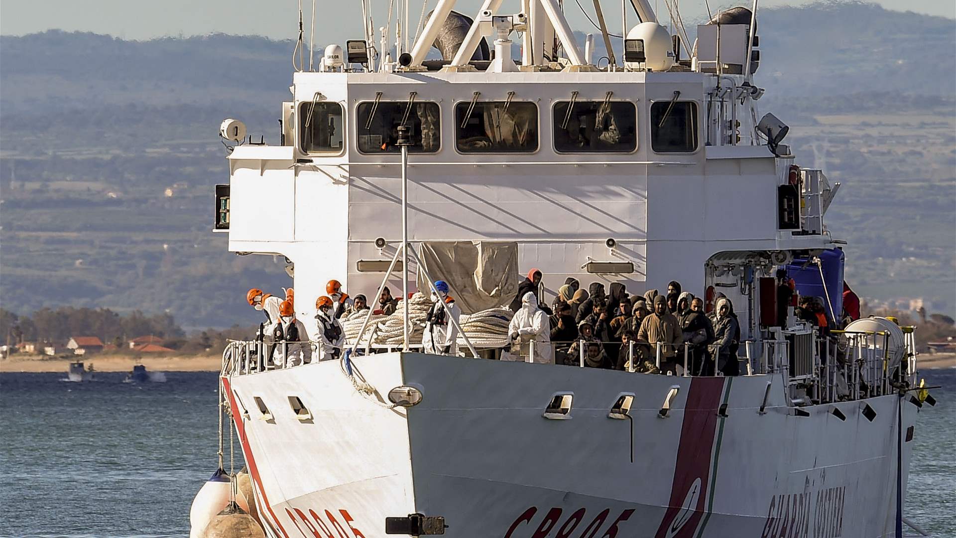 Italy pushes crackdown on migrants reaching its shores