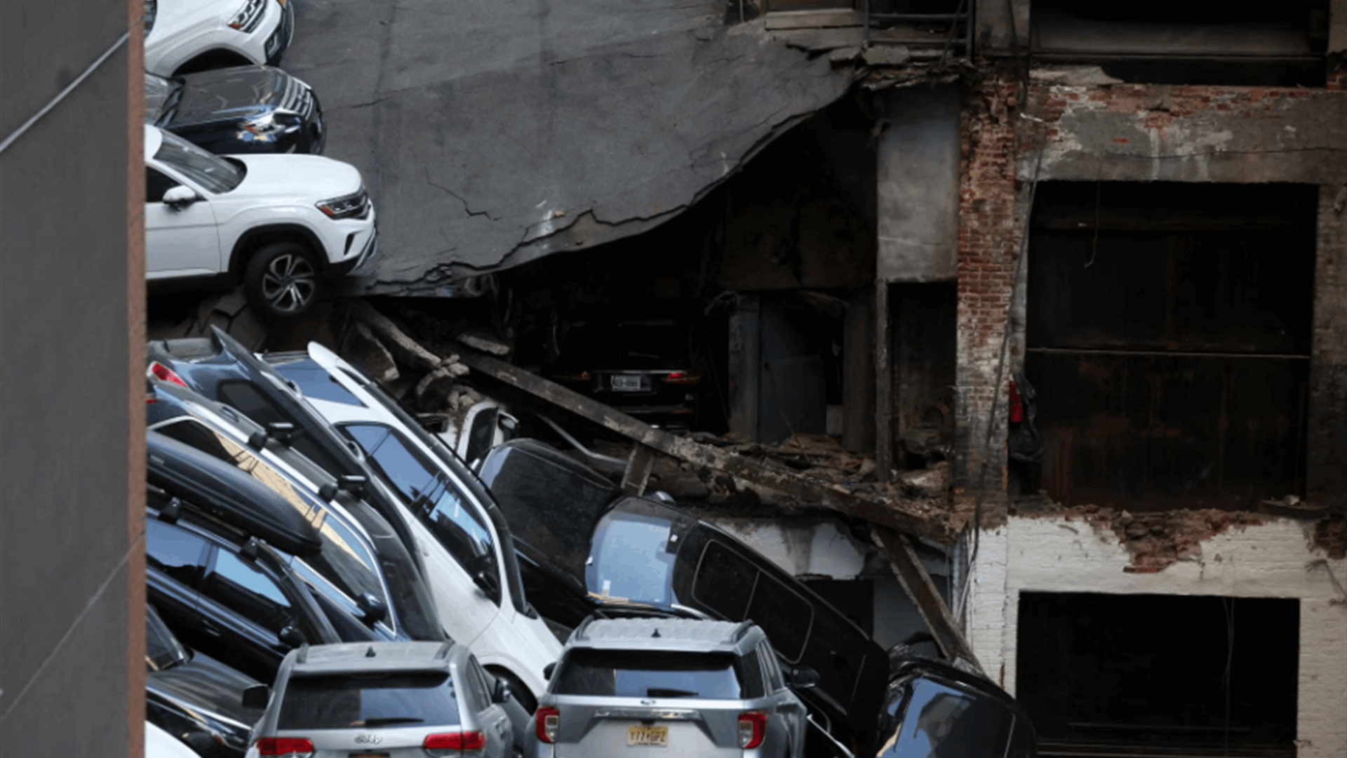 At least one dead, 5 injured in Manhattan parking structure collapse
