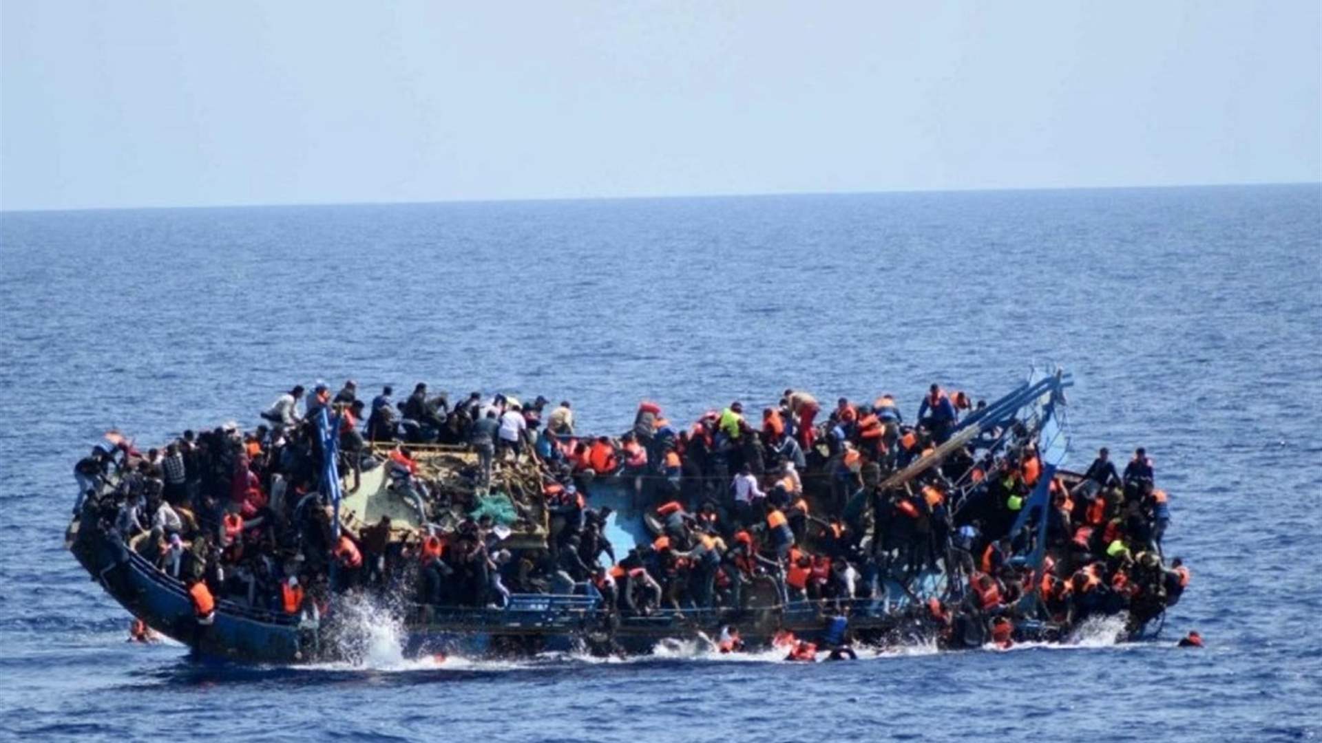 فقدان 15 مهاجرا تونسيا بعد غرق مركبهم