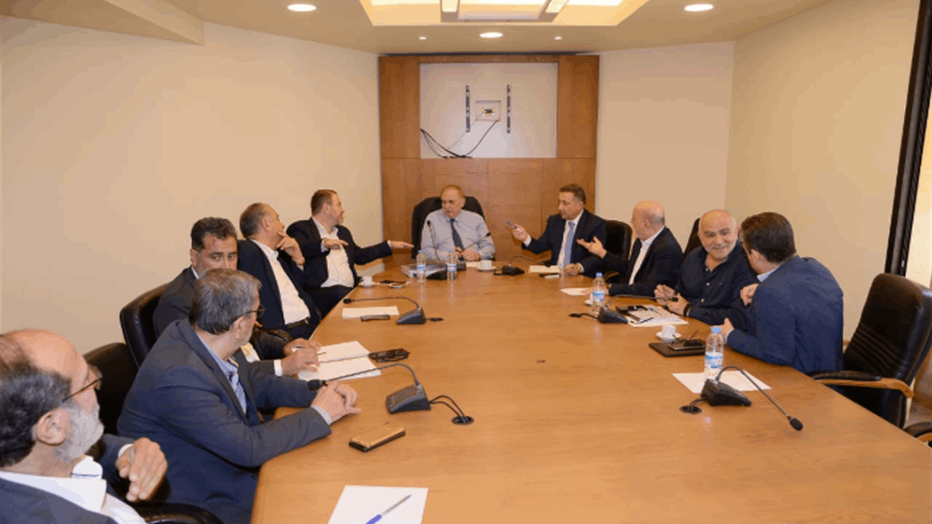 البستاني بعد جلسة لجنة الاقتصاد: لاقفال المنصات الالكترونية التي ليس لديها رخصة