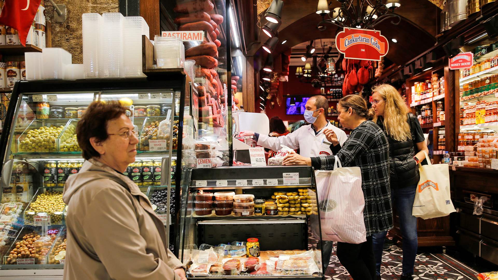 Turkish consumer confidence rises 9.2% in April