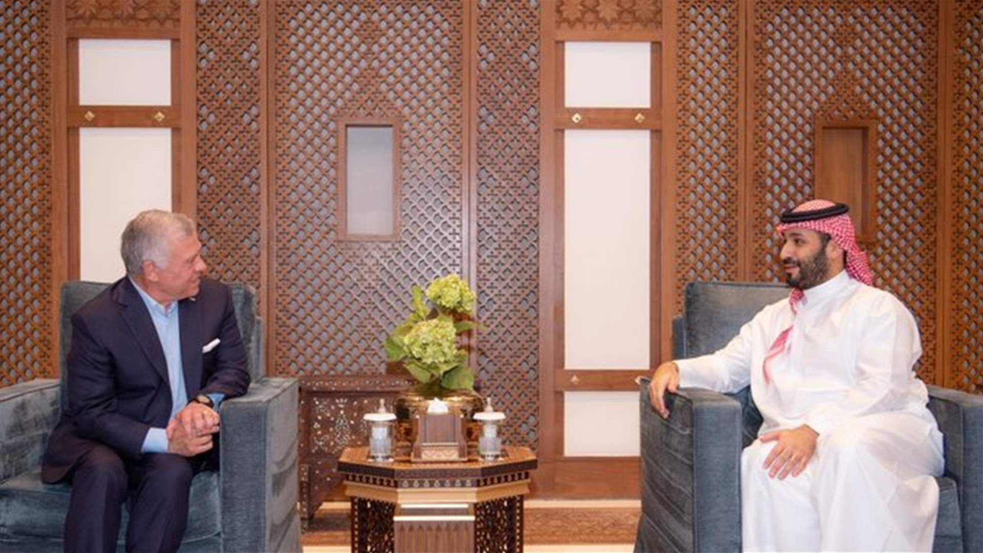  ولي العهد السعودي يلتقي ملك الأردن