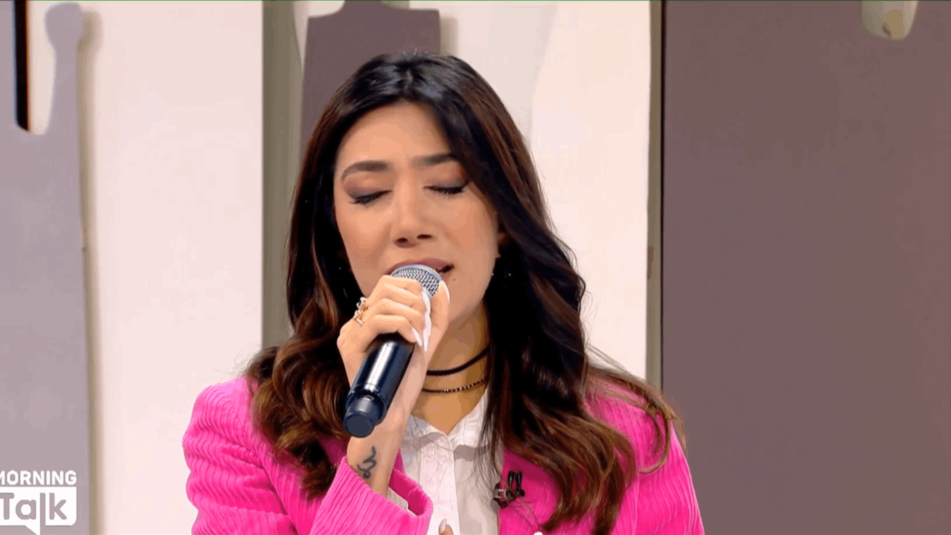 نور حلو موهبة شابة تخترق الساحة الفنية (فيديو)