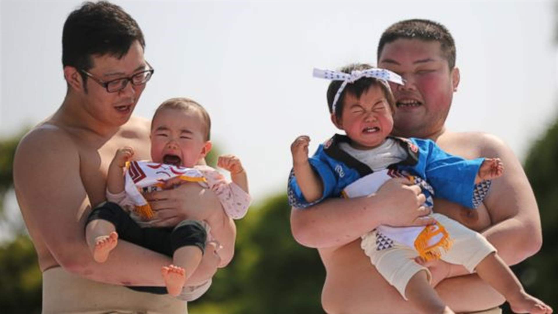 بعد توقف لأربع سنوات... مهرجان &quot;سومو بكاء الأطفال&quot; يعود في اليابان (صور)