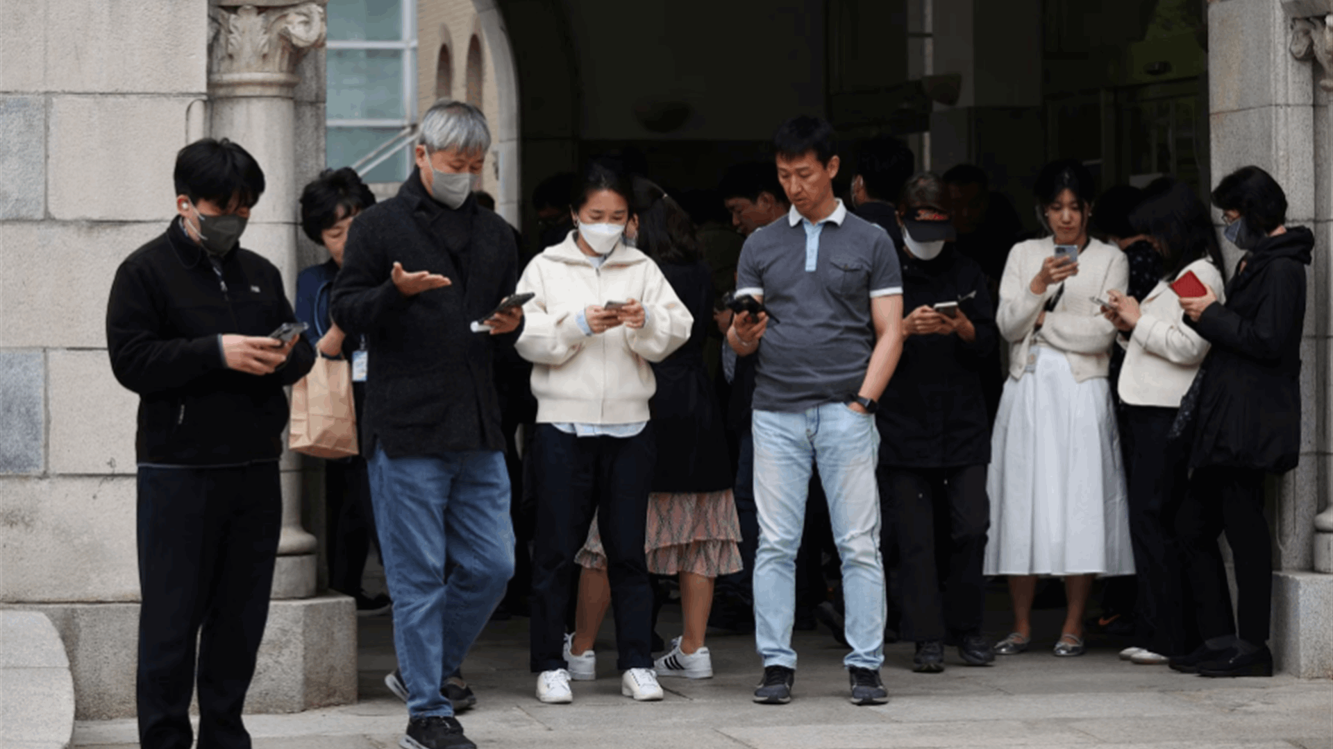 South Koreans tap cash-giving apps to help offset rising living costs