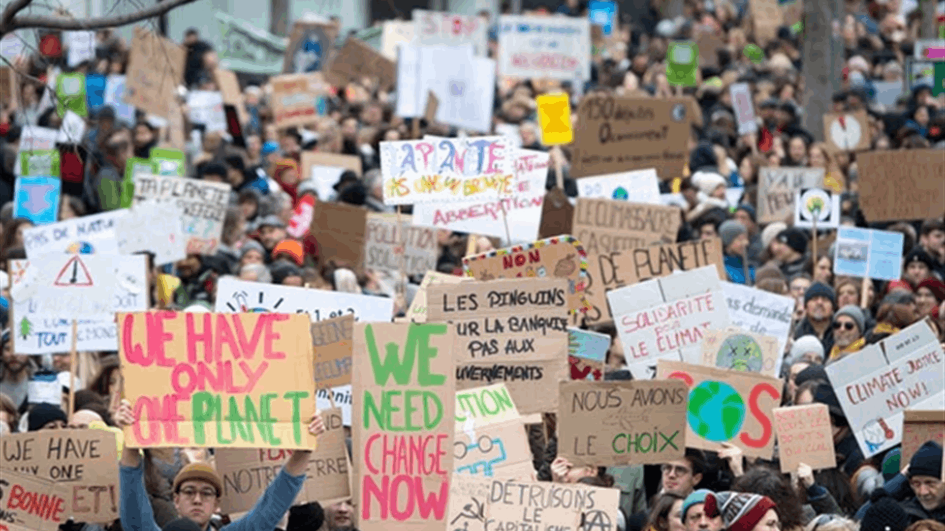 للمطالبة بجهد مناخي أكبر... أربع ناشطات سويسريات اجتزن 224 كيلومتراً مشياً