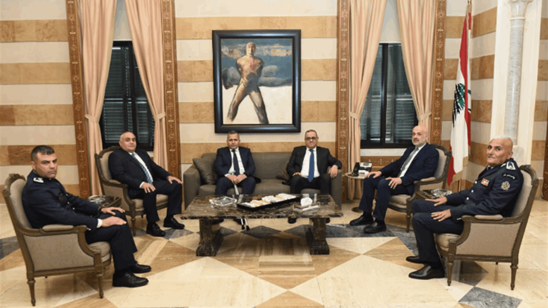 مولوي بحث مع البيسري في ملف النازحين السوريين والتقى نوابًا