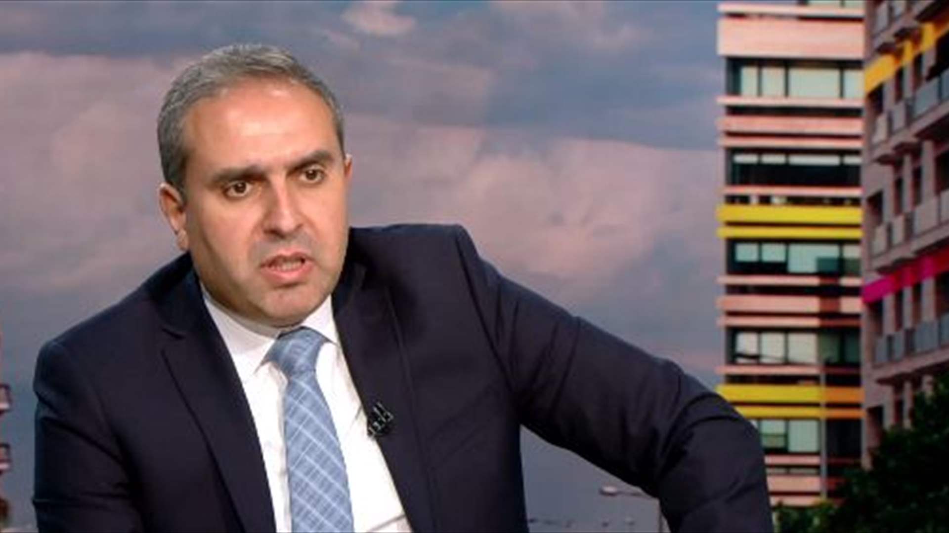 ظافر ناصر للـ LBCI: للتفكير بشخصية جامعة