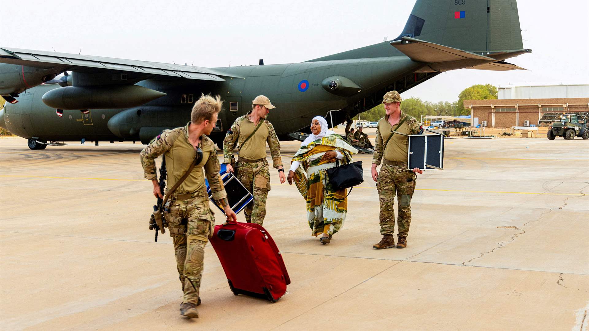 Britain plans extra evacuation flight from Port Sudan