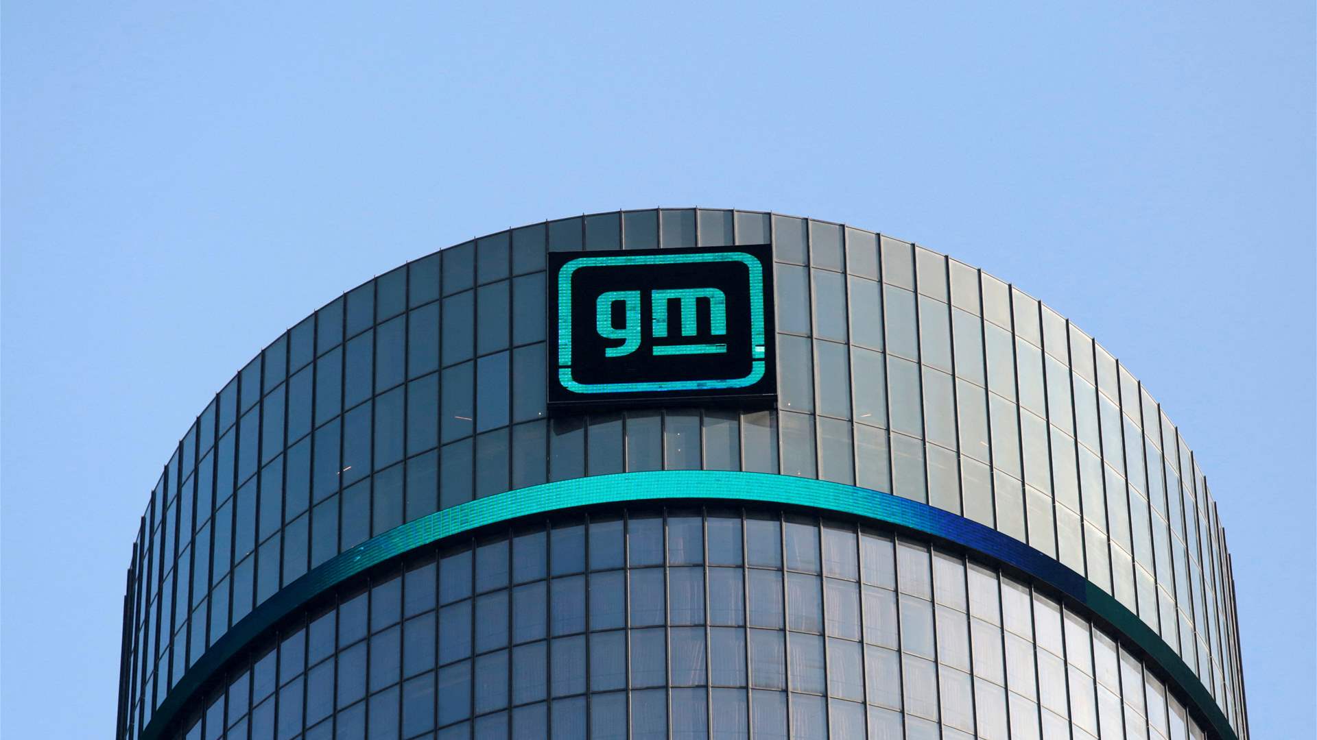 GM cuts several hundred full-time contract workers