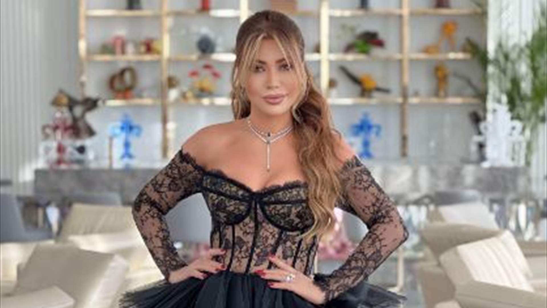 نوال الزغبي كالفراشة في دبي... "أيقونة الموضة" لهذا العام! (فيديو)