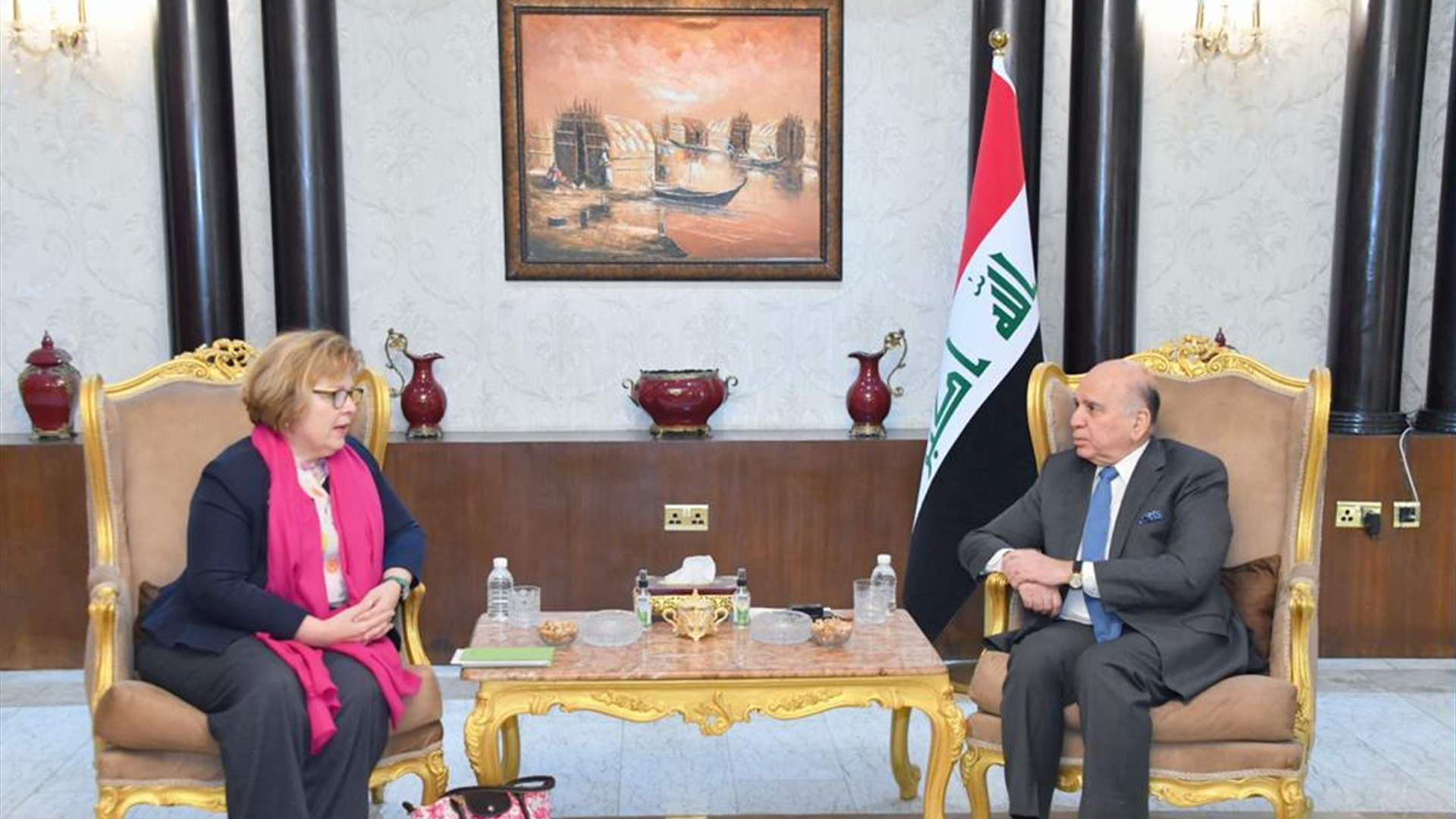 نائب رئيس مجلس الوزراء العراقي استقبل باربارا ليف... وبحث العلاقات الثنائيَّة بين البلدين