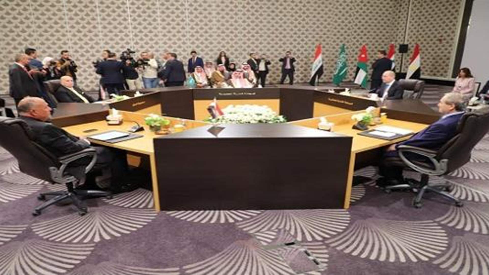 نتائج اجتماع عمان التشاوري حول سوريا في اتصال بين وزير الخارجية العماني ونظيره الروسي