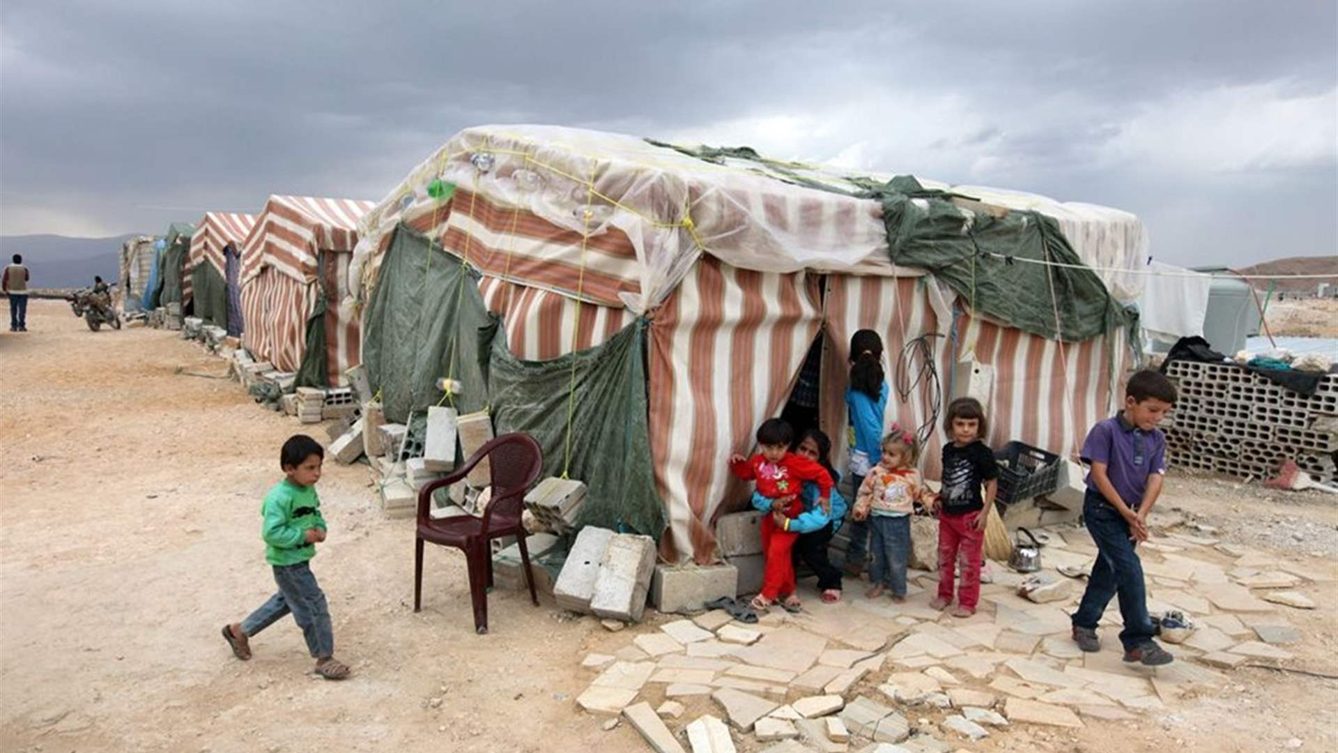 المنسق المقيم للأمم المتحدة عمران ريزا: حصول اللاجئين على دولارات شائعة.. وبرامج الدعم للبنانيين أكبر (الأخبار)