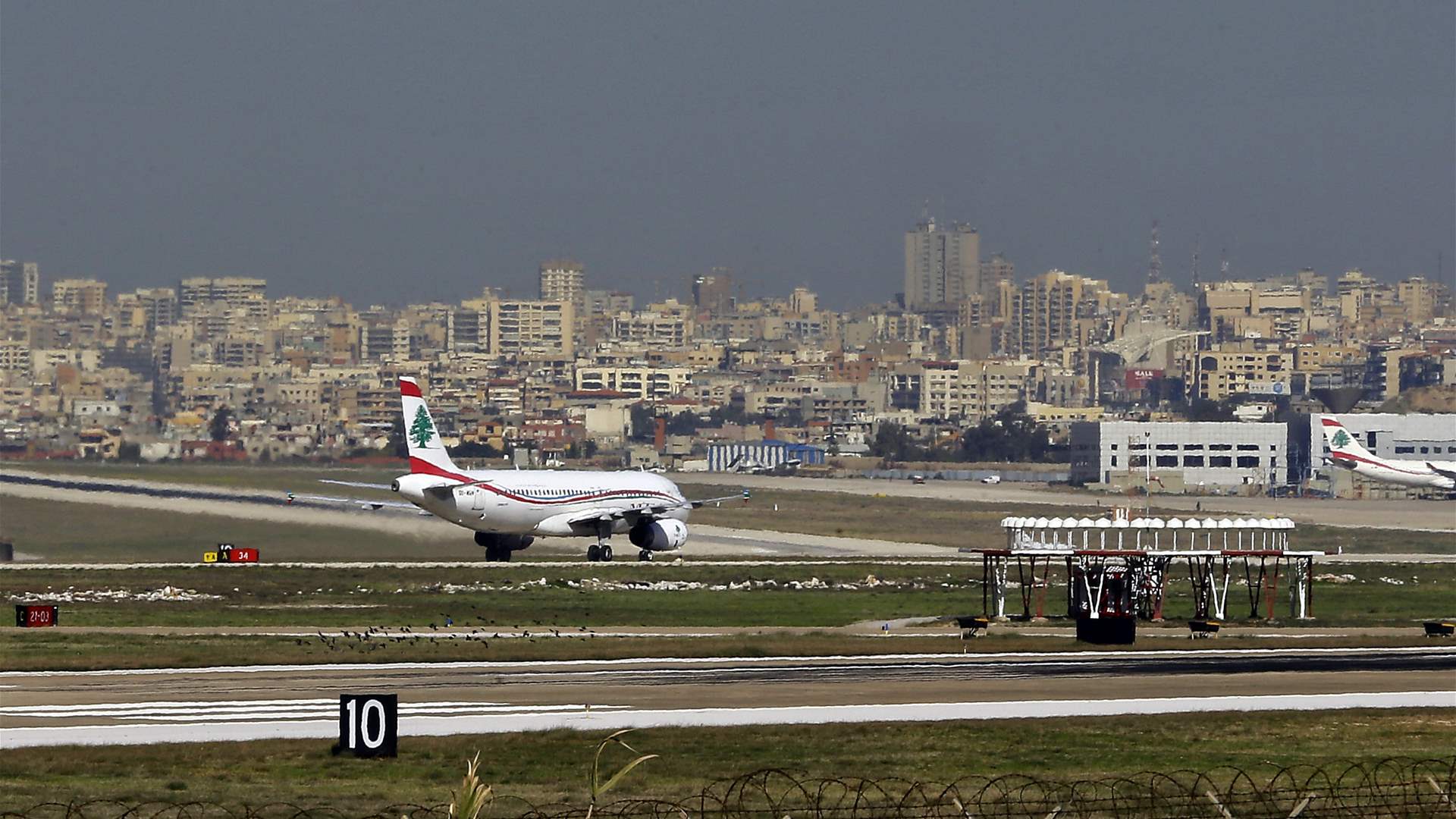Самолет бейрут. Ливан Бейрут аэропорт.