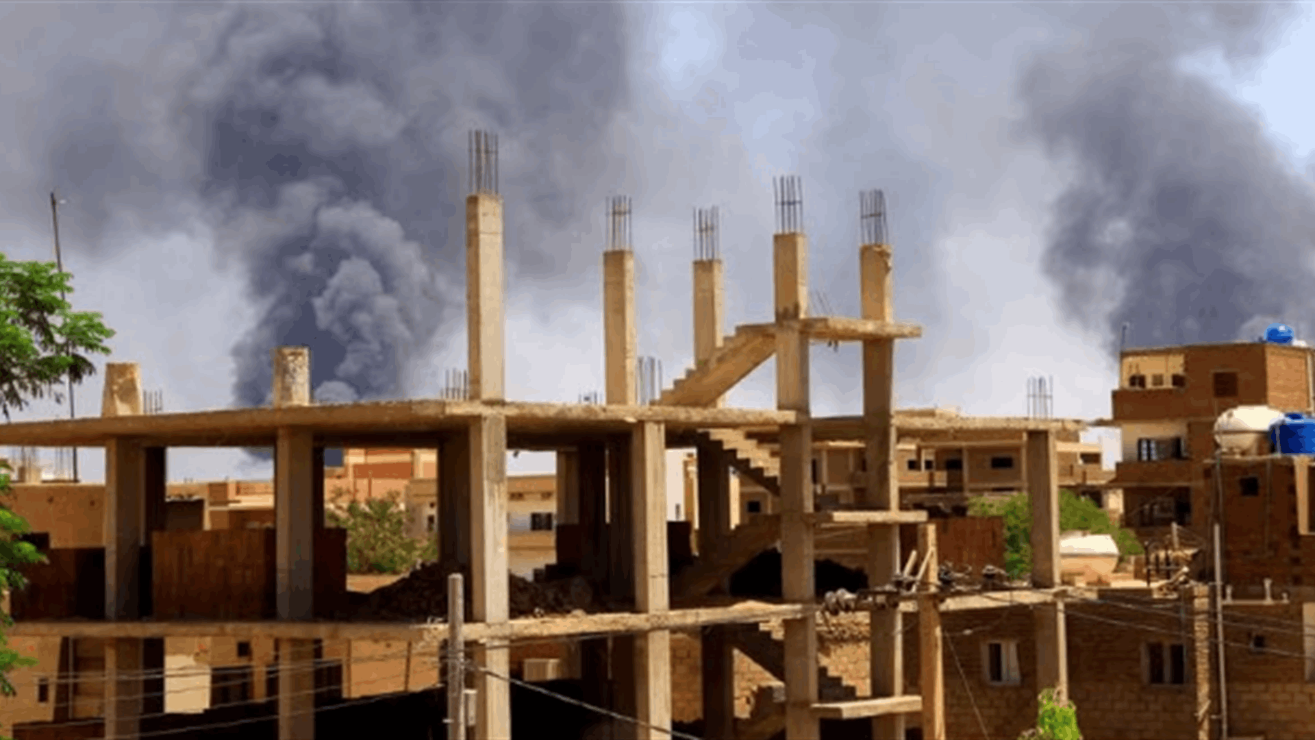 Fighting rages in Khartoum, civilians complain of being forgotten