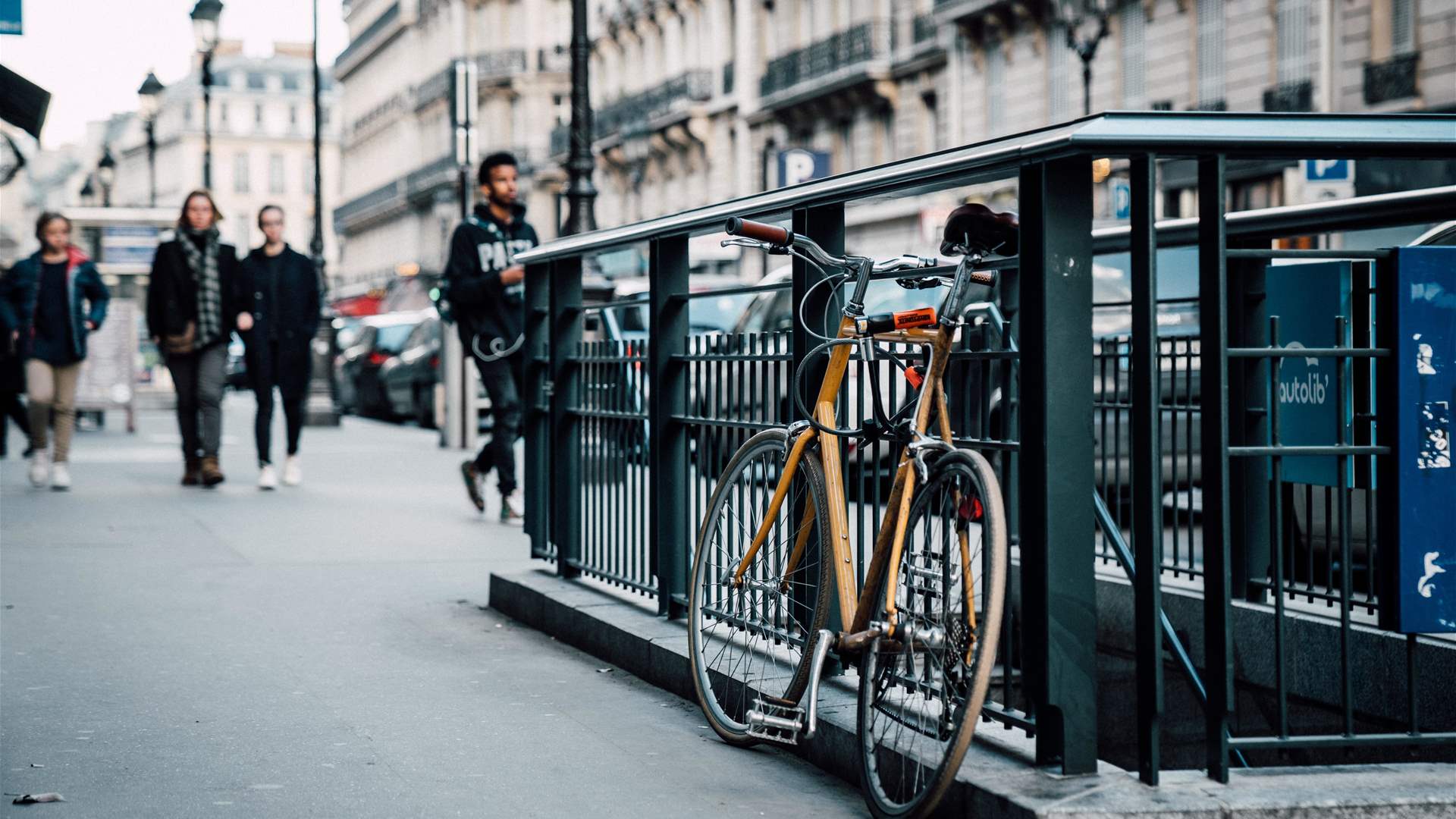 France to spend 2 billion euros to boost bicycle usage