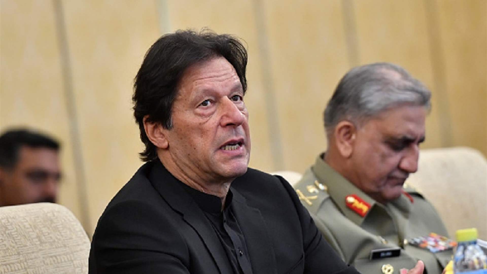 توقيف رئيس الوزراء الباكستاني السابق عمران خان أثناء مثوله أمام محكمة في اسلام اباد