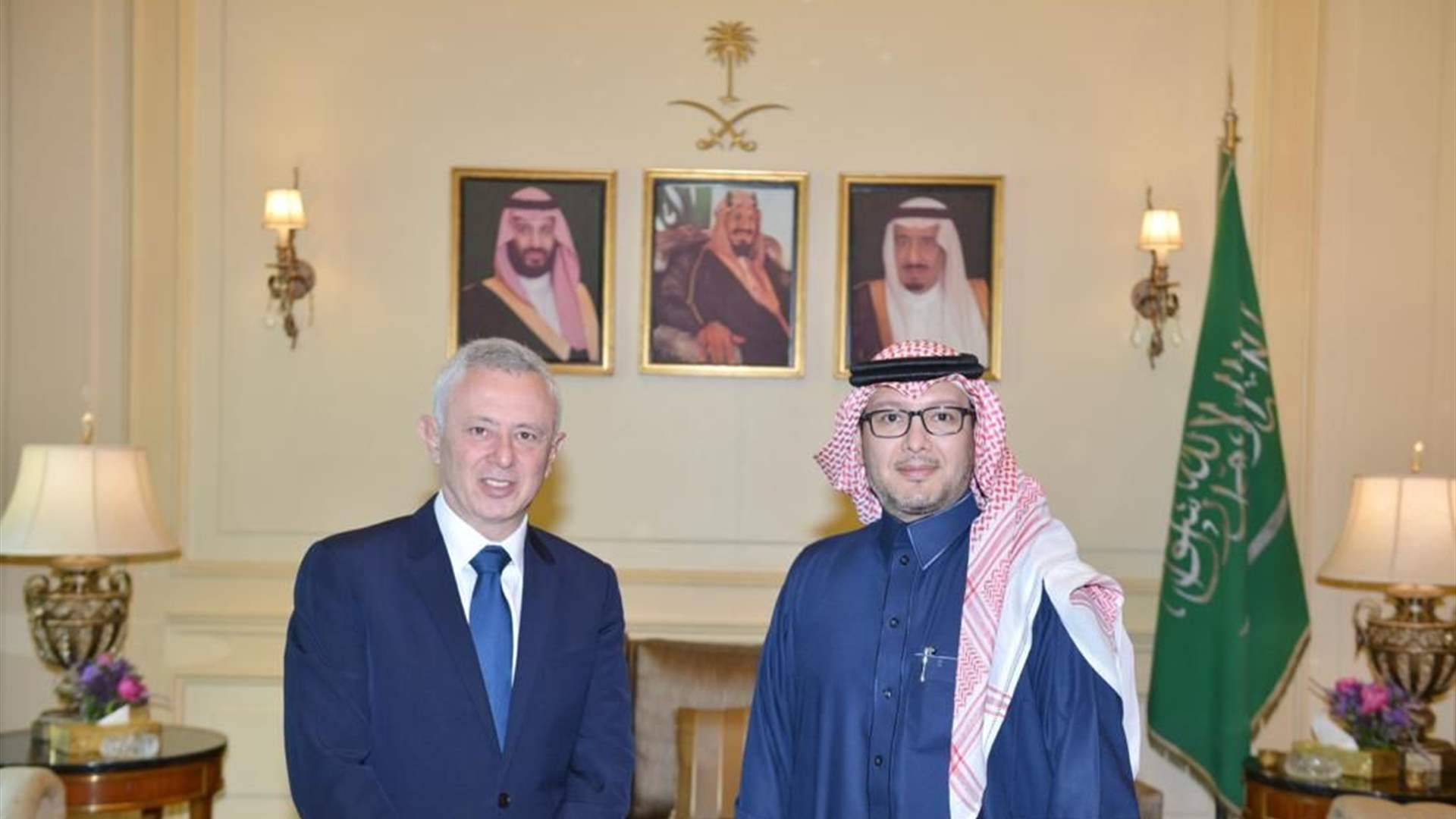 فرنجية يلتقي بخاري في السفارة السعودية