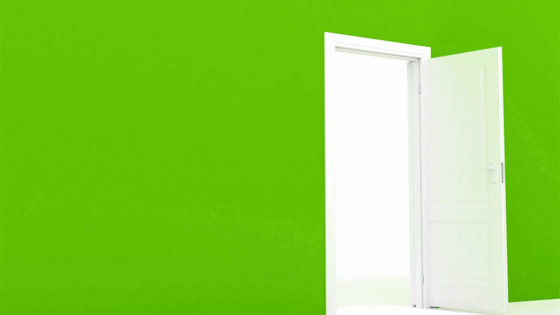 Making foundation models accessible: The battle between closed and open source AI