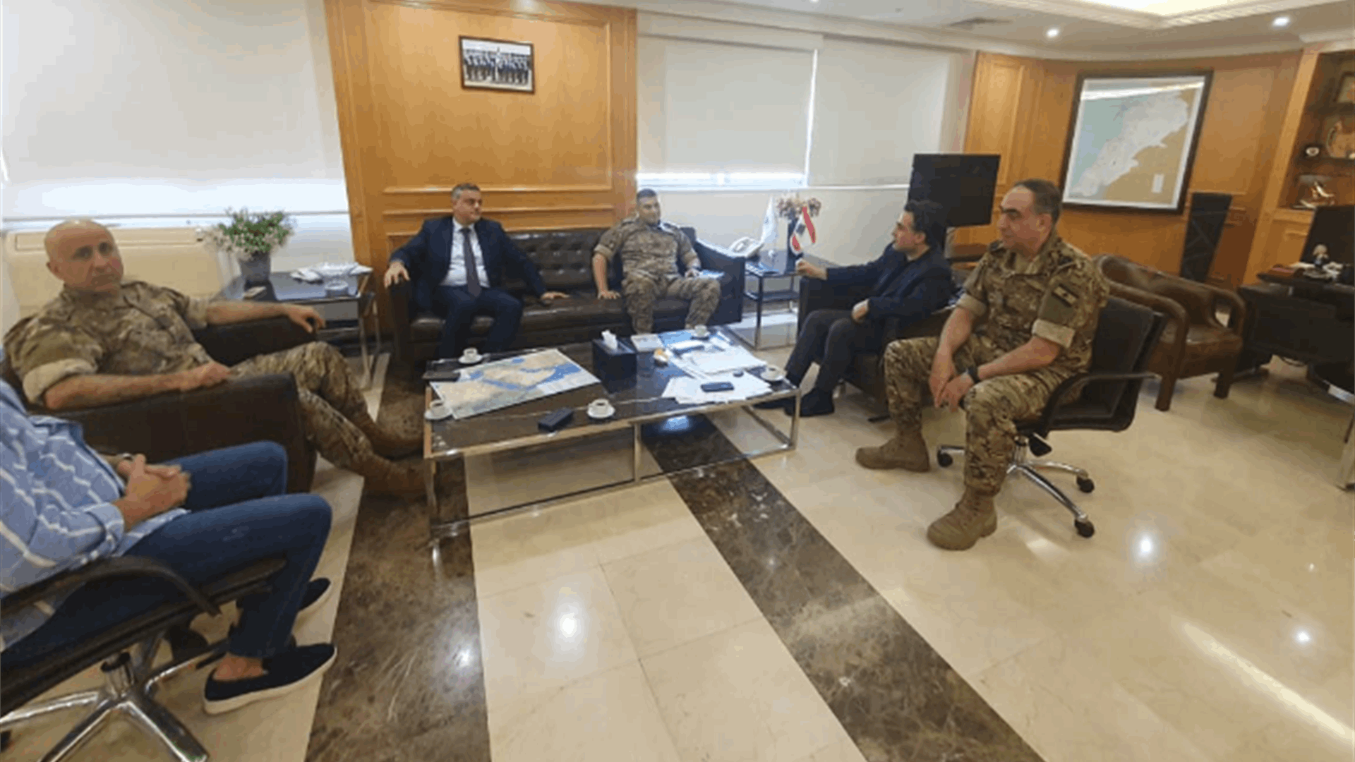حميه تابع مع جهاز امن المطار الإجراءات المتخذة مع تزايد حركة المسافرين