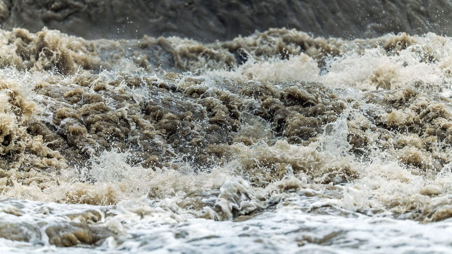 Two dead and thousands evacuated as floods hit northern Italy