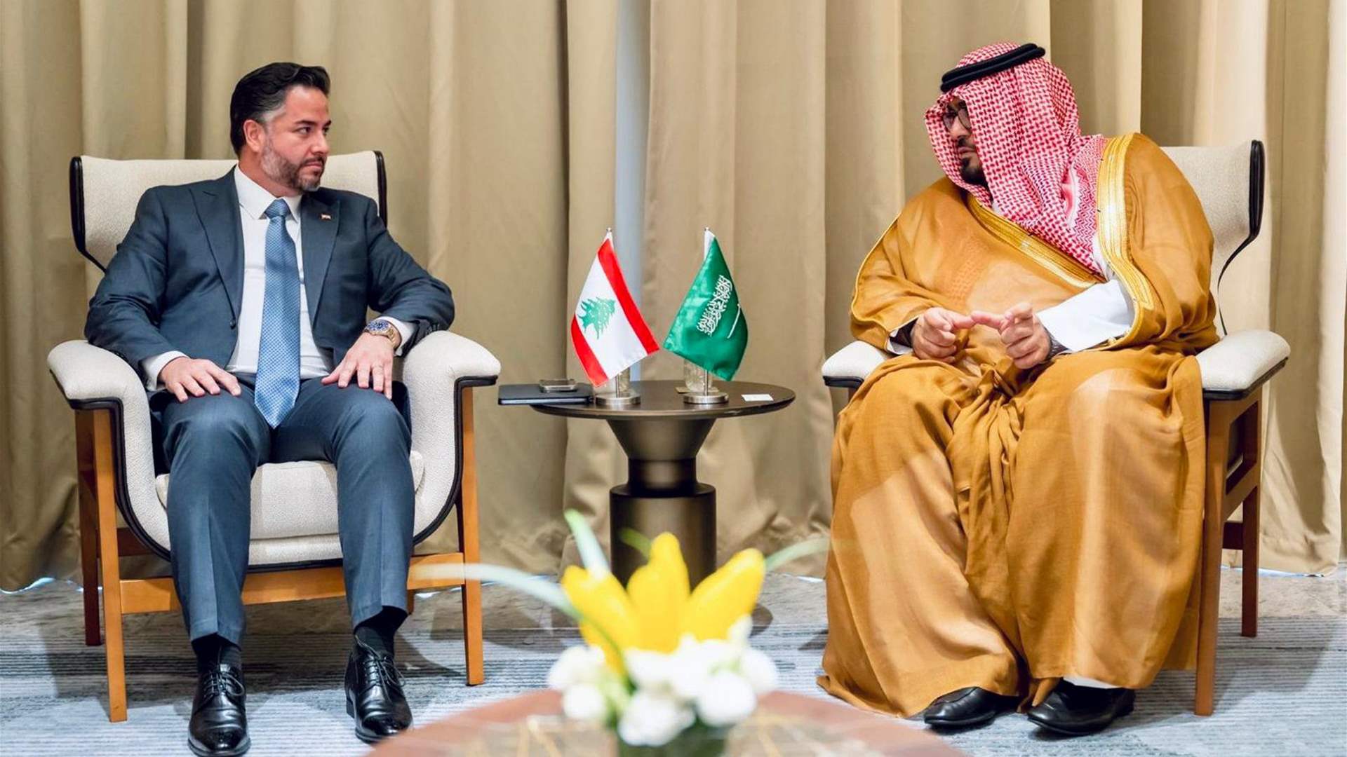 سلام يلتقي نظيره السعودي: فرصة كبيرة لإعادة إحياء العلاقة بين البلدين 