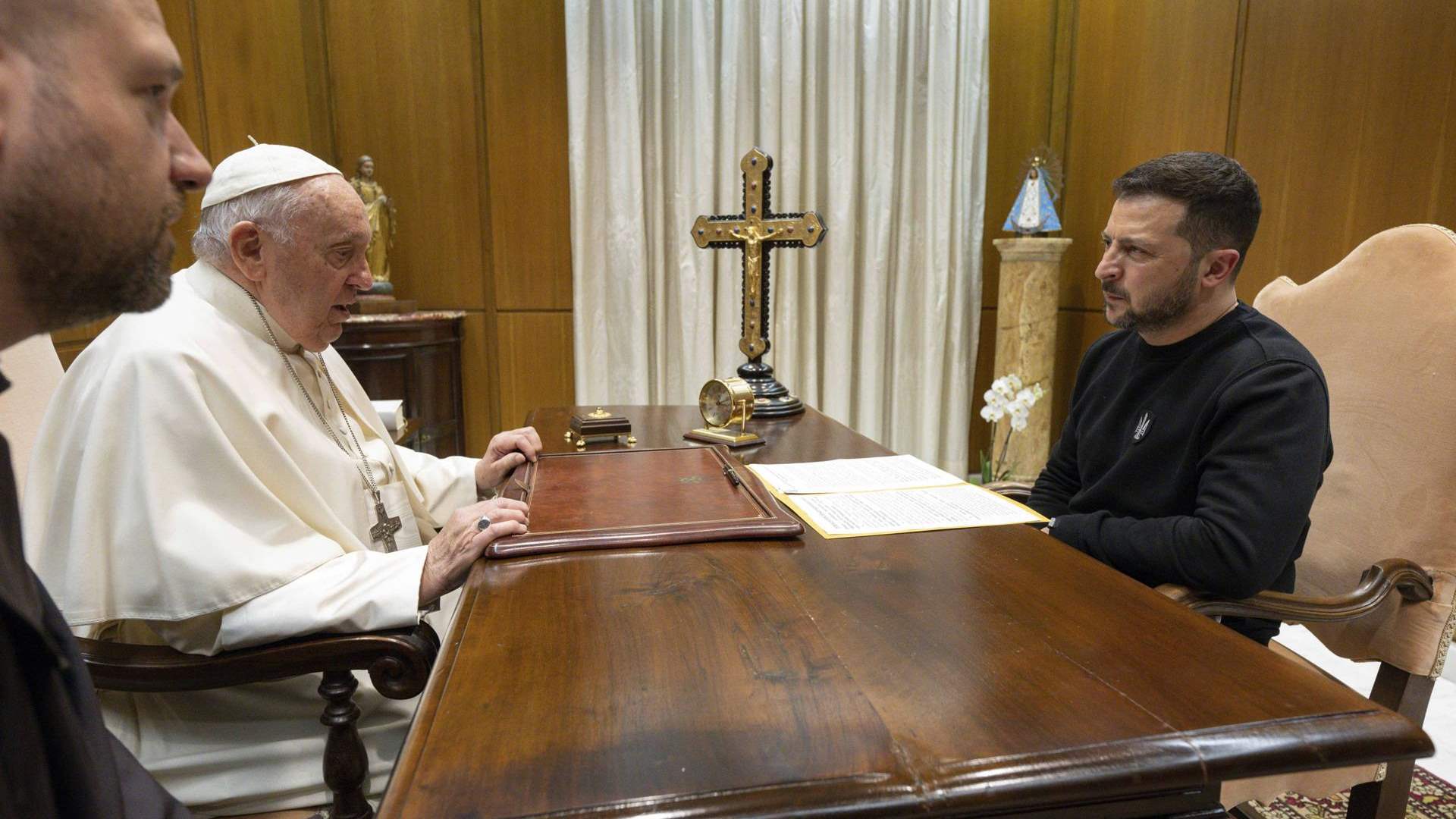 Pope hopes to send peace envoys to Kyiv, Moscow, report says