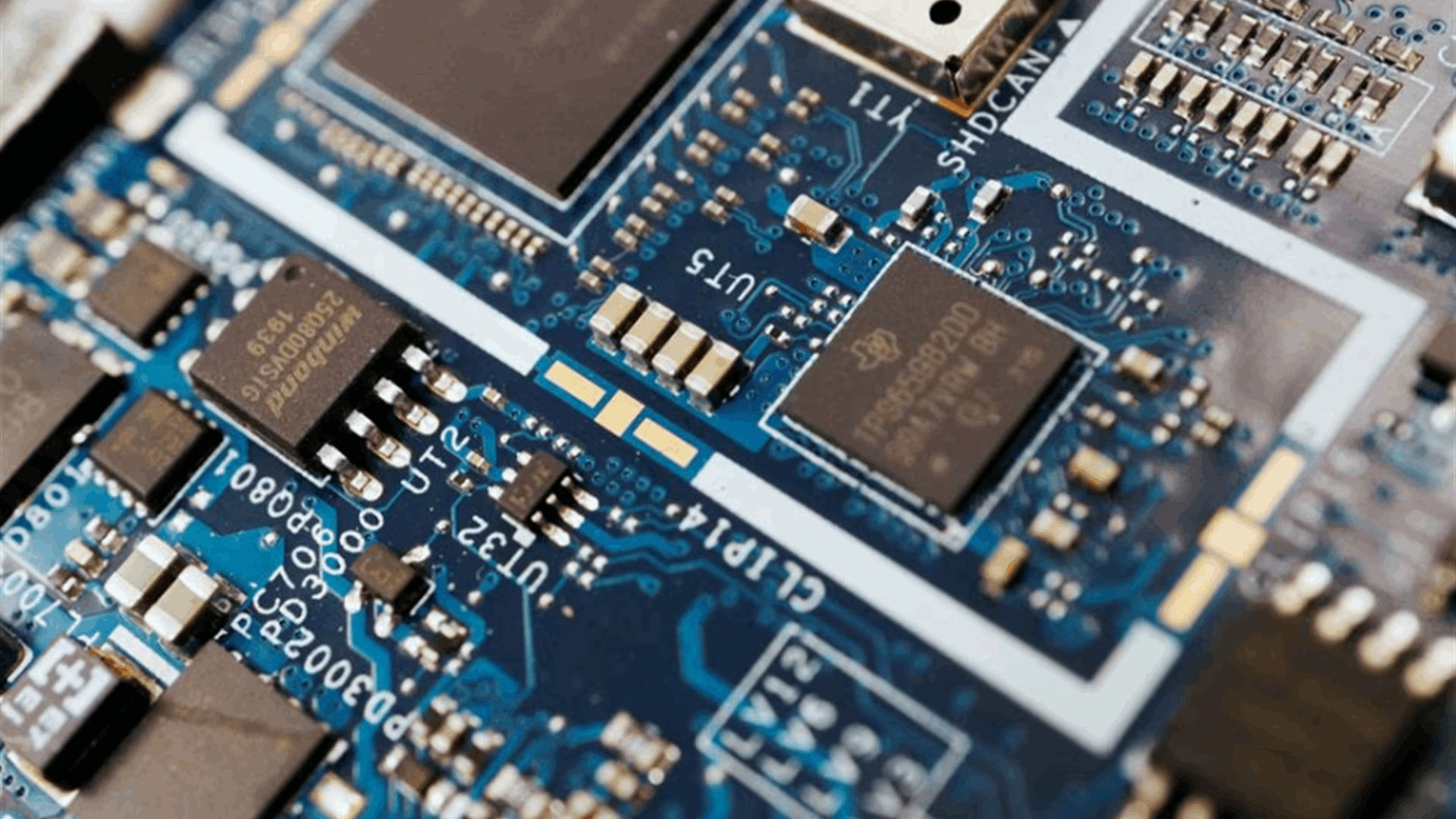UK plans 1 bln pounds of semiconductor investment in new strategy