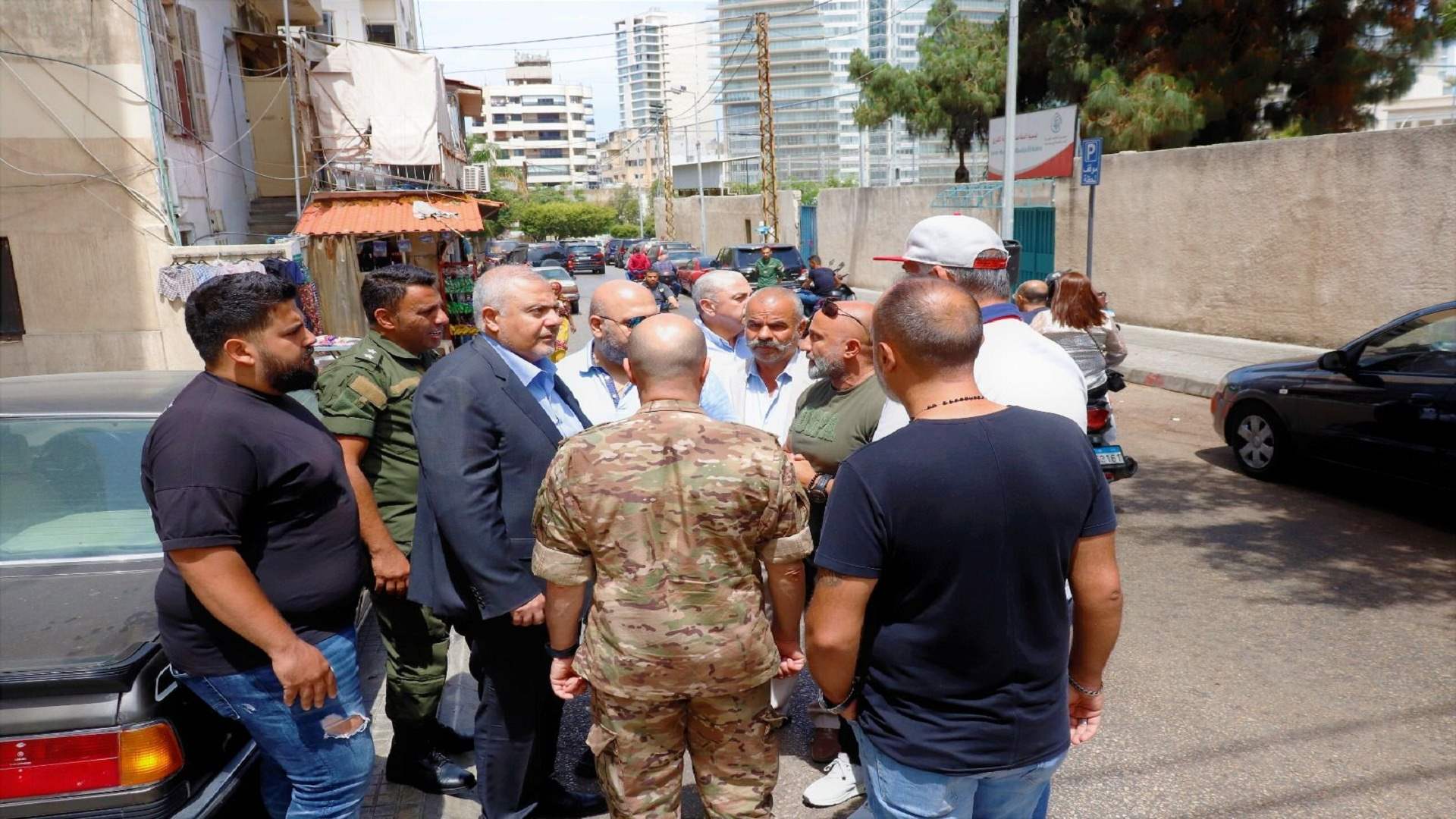 جولة ميدانية لمحافظ بيروت في عدد من أحياء وشوارع العاصمة لتفقد أعمال إزالة التعديات على الملك العام
