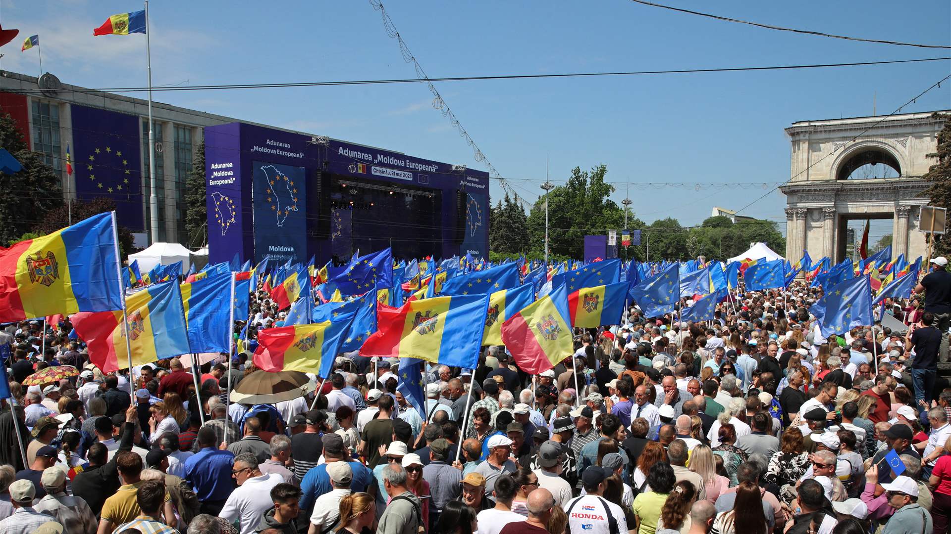 Pro-government rally in Moldovan capital draws tens of thousands