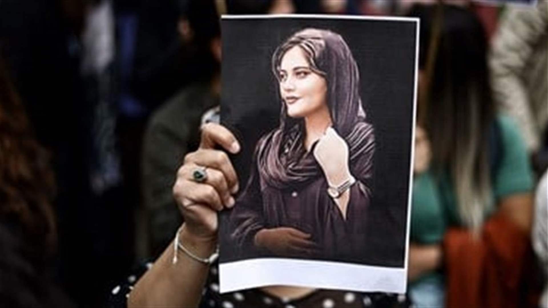 قبر مهسا أميني يتعرض للتخريب