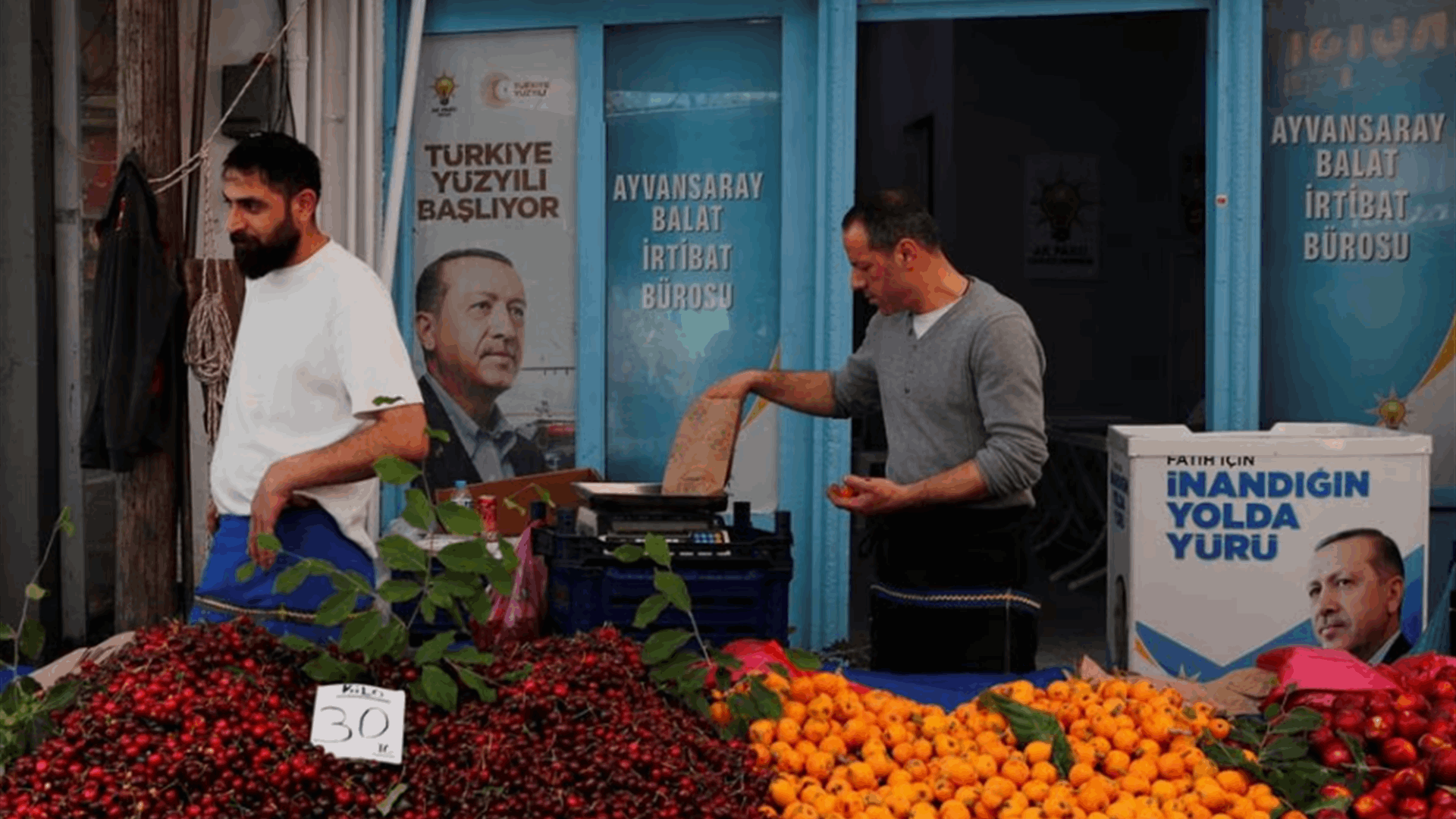 Erdogan party split on economic plan as Turkey runoff looms