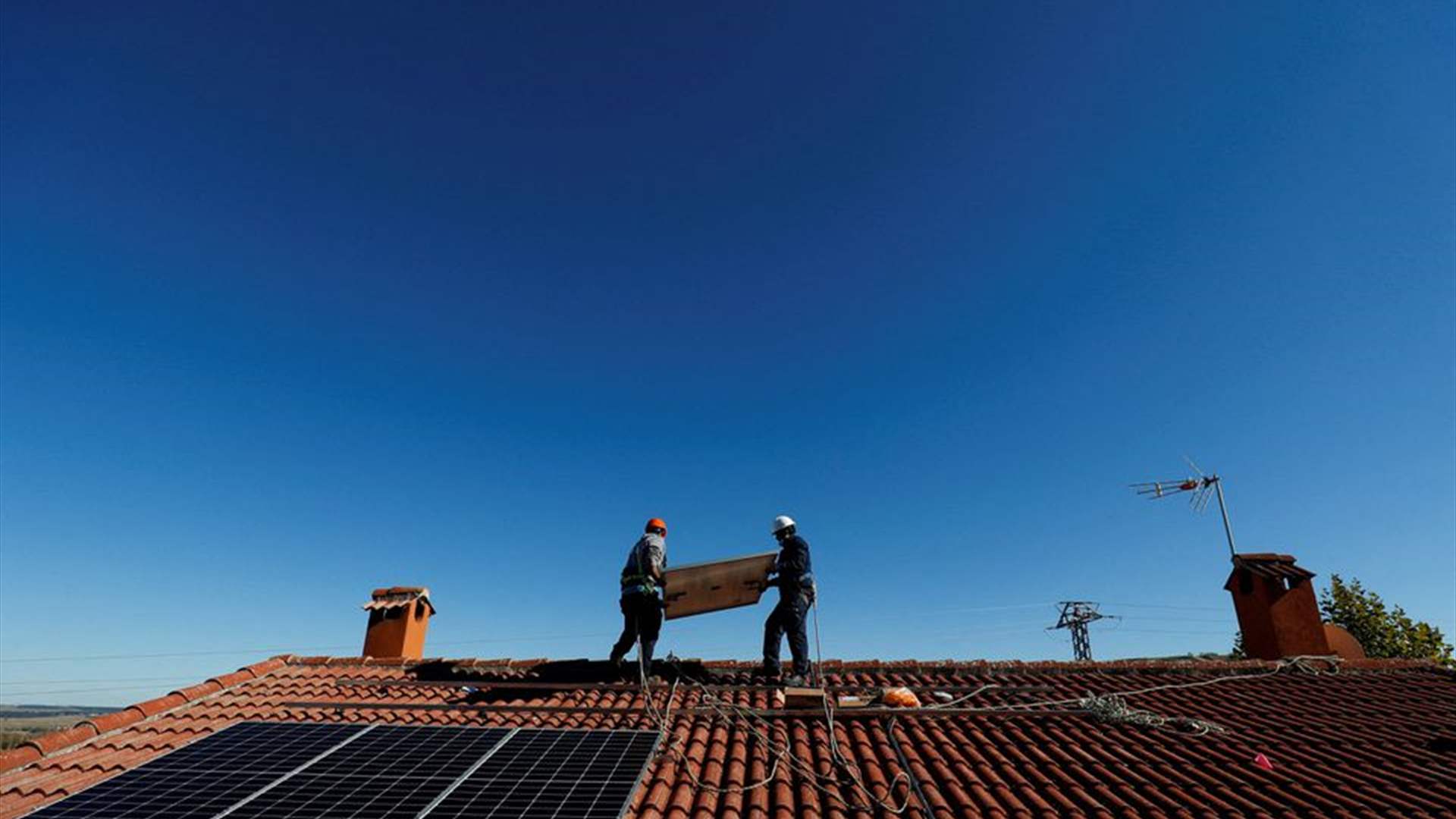 Solar power due to overtake oil production investment for first time -IEA
