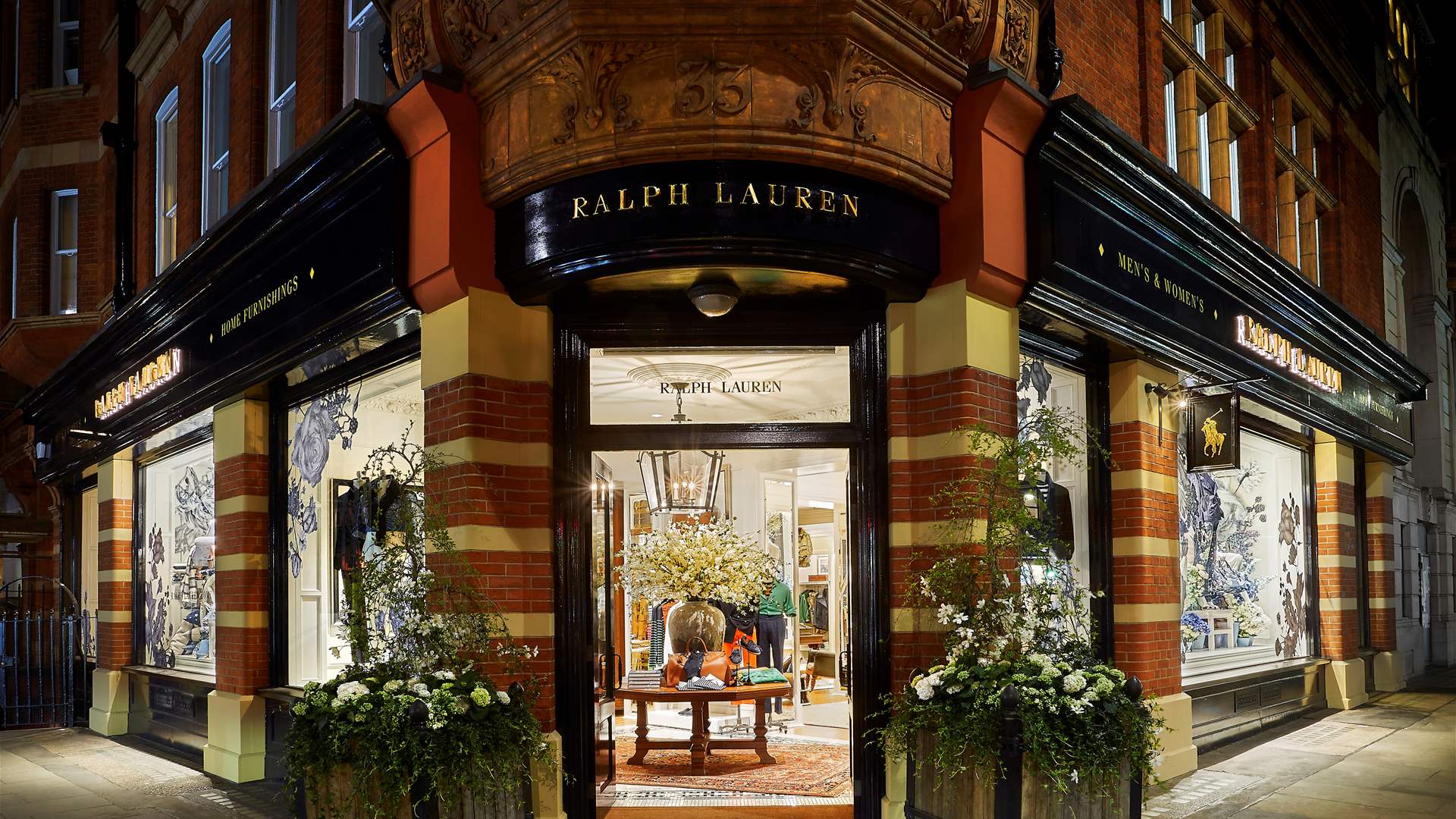 Ralph Lauren beats quarterly sales estimates
