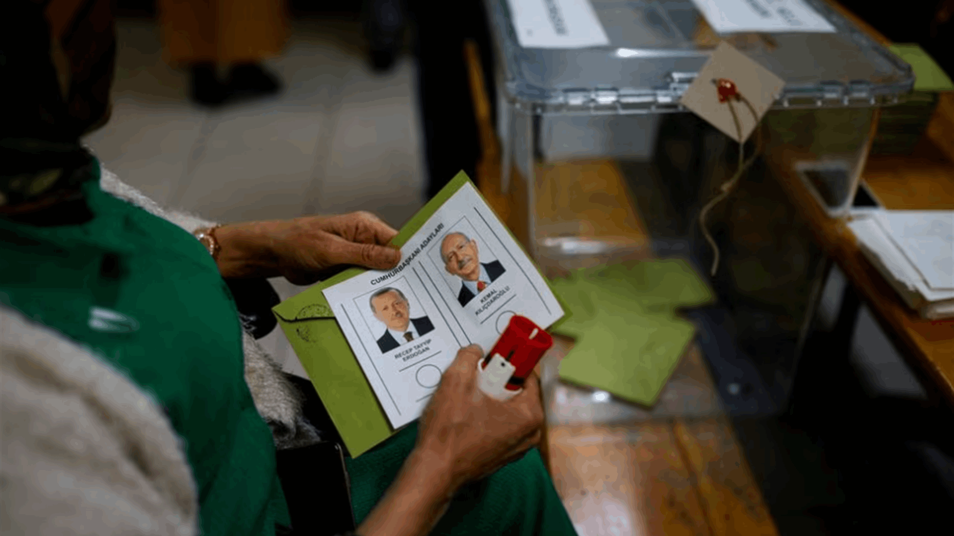 Turkey votes in runoff election, Erdogan positioned to extend rule