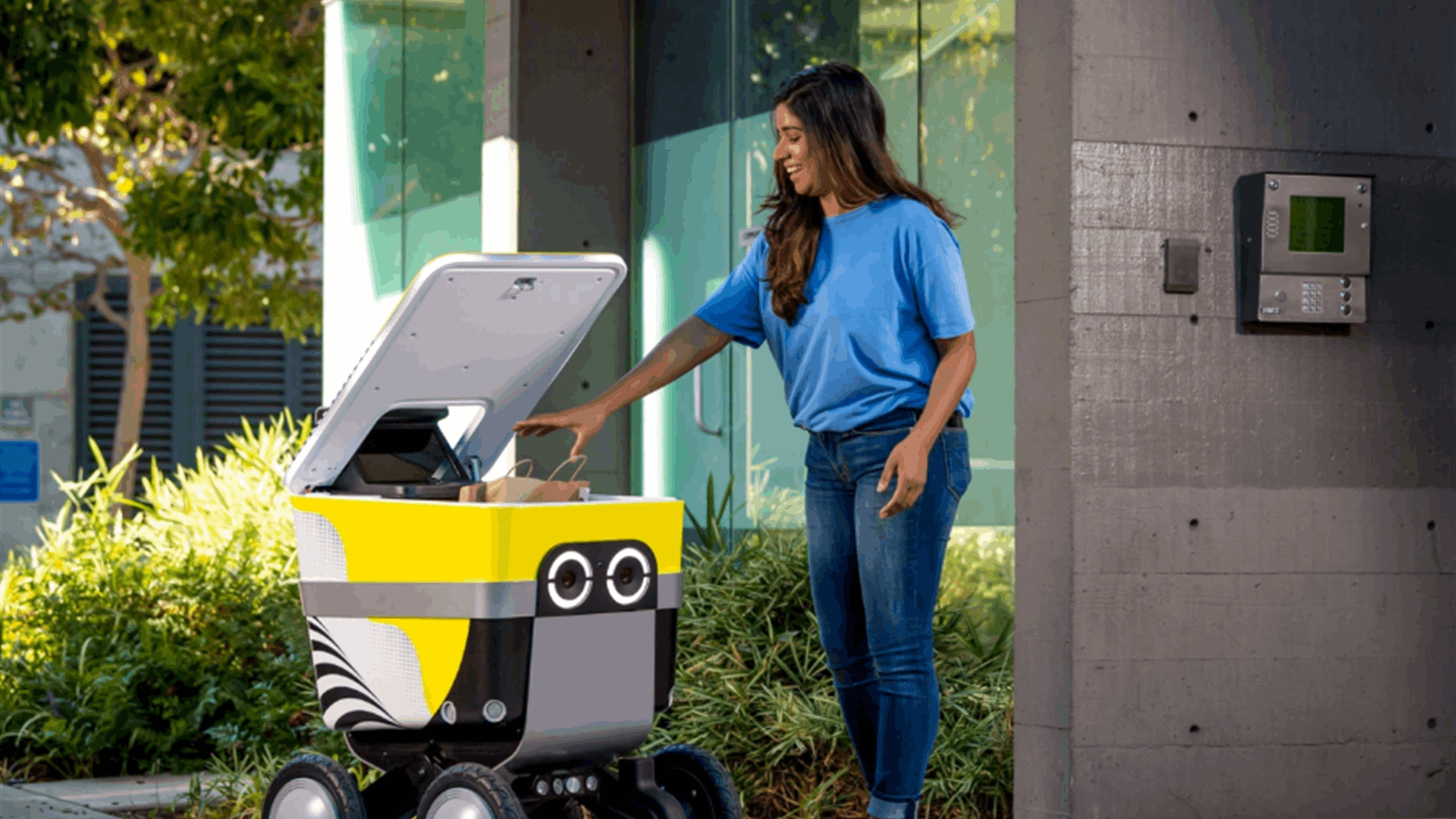 Serve Robotics to deploy up to 2,000 sidewalk delivery bots on Uber Eats