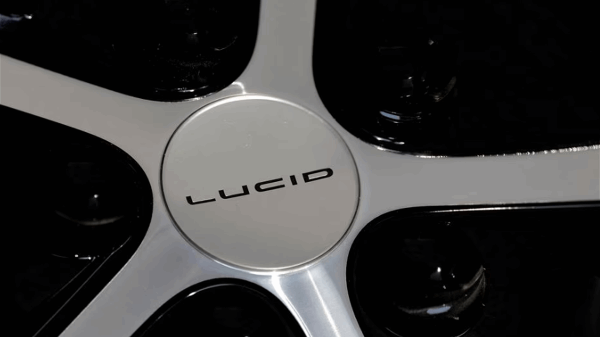 EV maker Lucid to raise $3 bln, mainly from Saudi's PIF