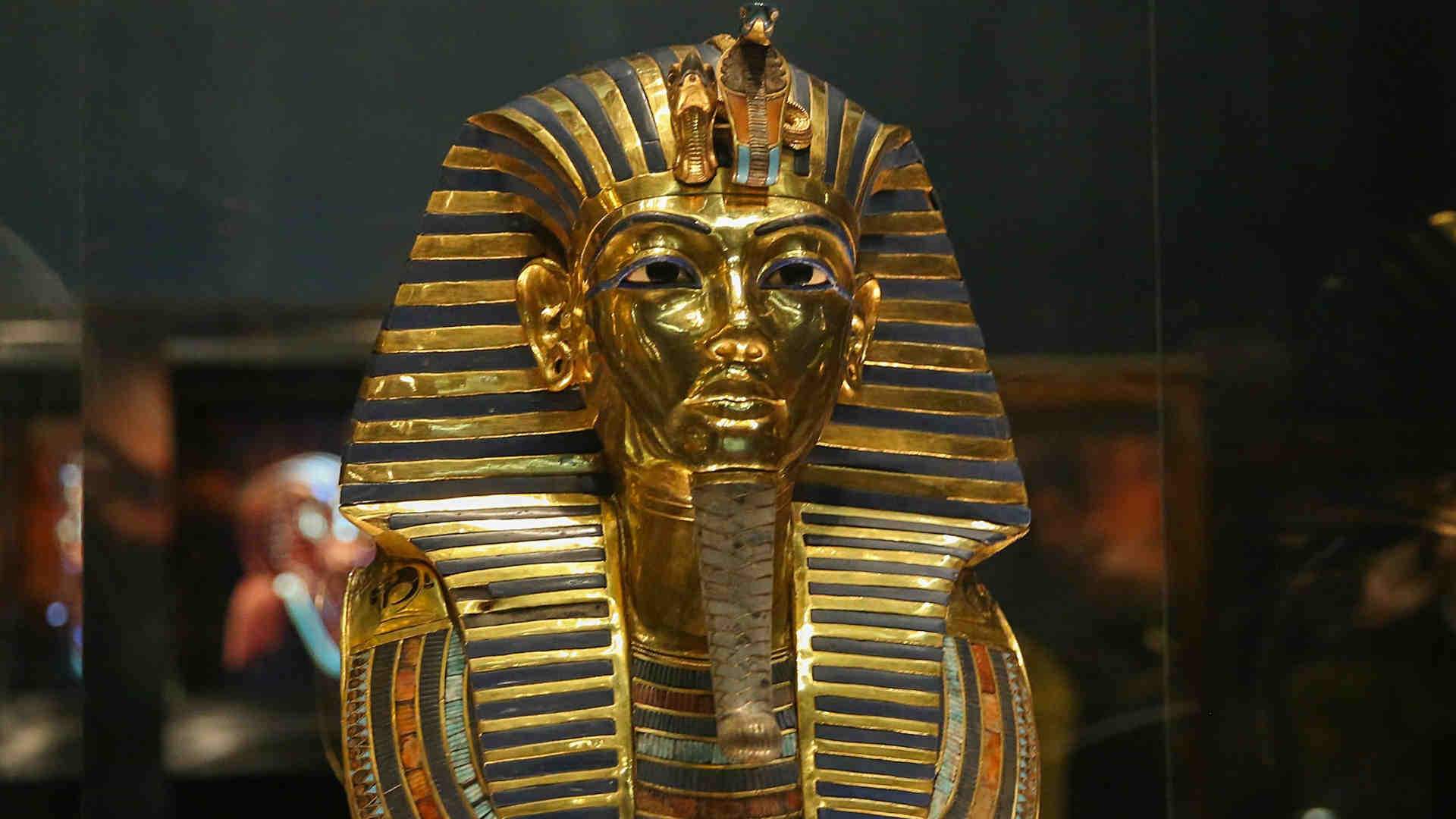 بعد 3300 عام... العلماء يعيدون بناء وجه الملك توت عنخ آمون!