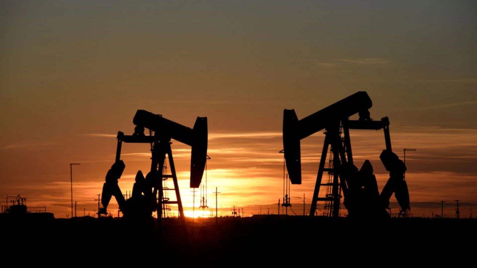 Oil rises on Saudi plan to deepen output cuts from July