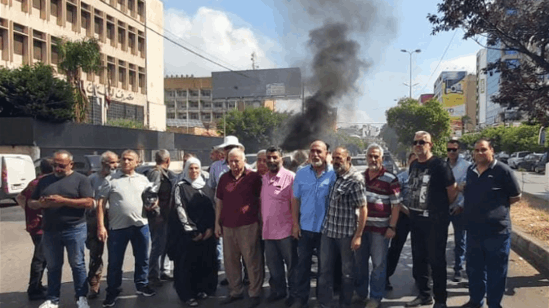 اعتصام للعسكريين المتقاعدين امام مصرف لبنان في طرابلس: صرخة حق في وجه الذل