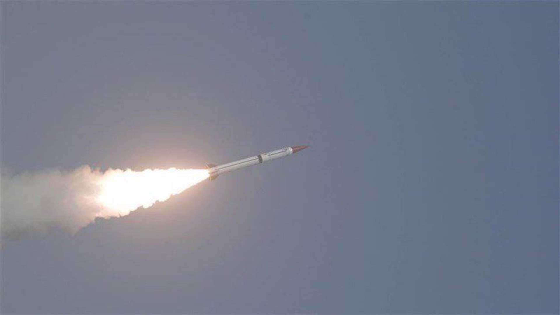 إيران تكشف عن صاروخ بالستي فرط صوتي