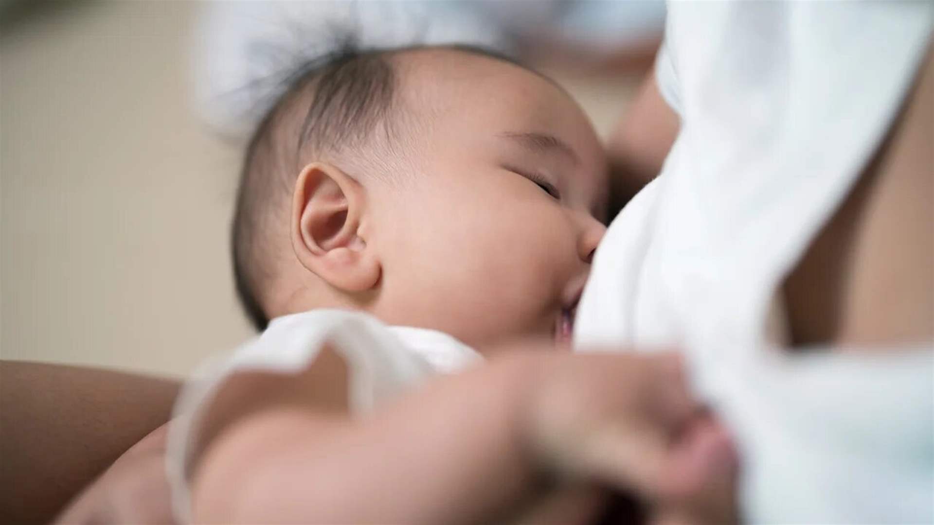 صلة مذهلة... دراسة جديدة تكشف العلاقة بين الرضاعة الطبيعية وارتفاع فرصة النجاح في الاختبارات!