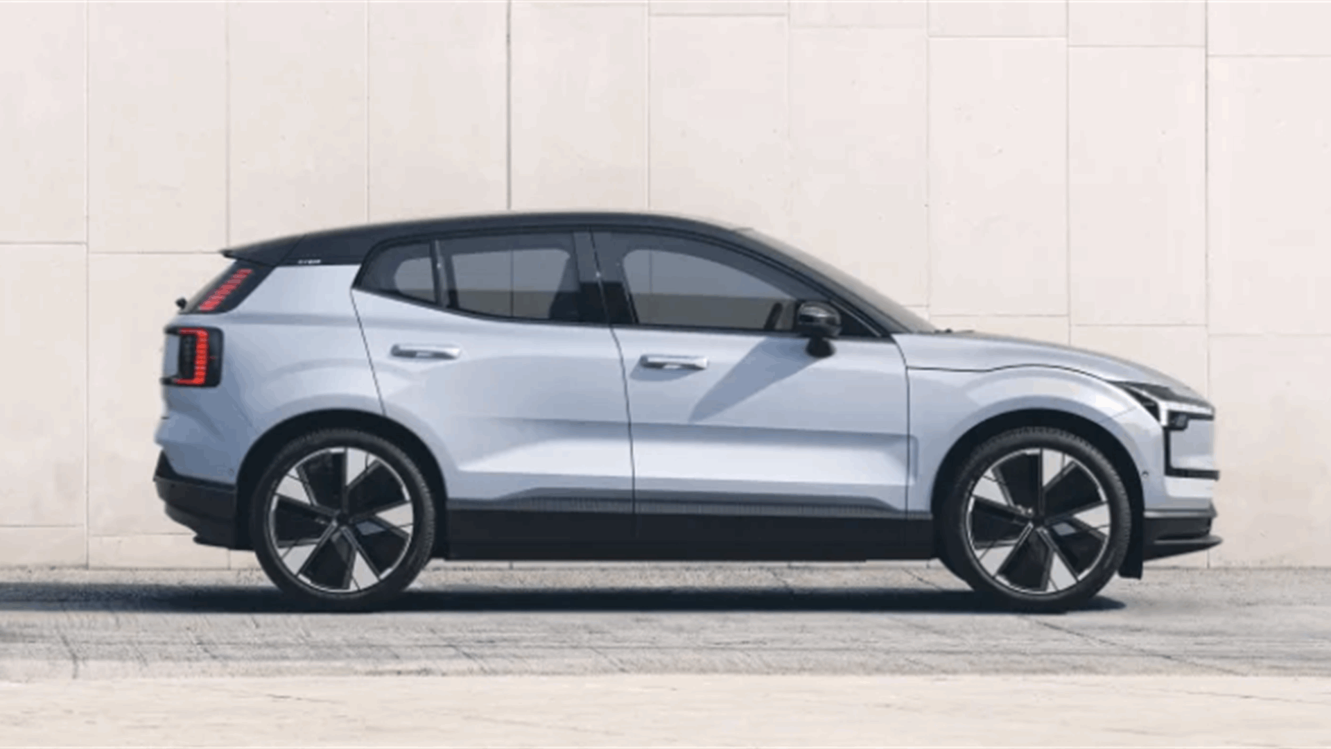 Volvo reveals the small, simple and inexpensive EX30 electric SUV