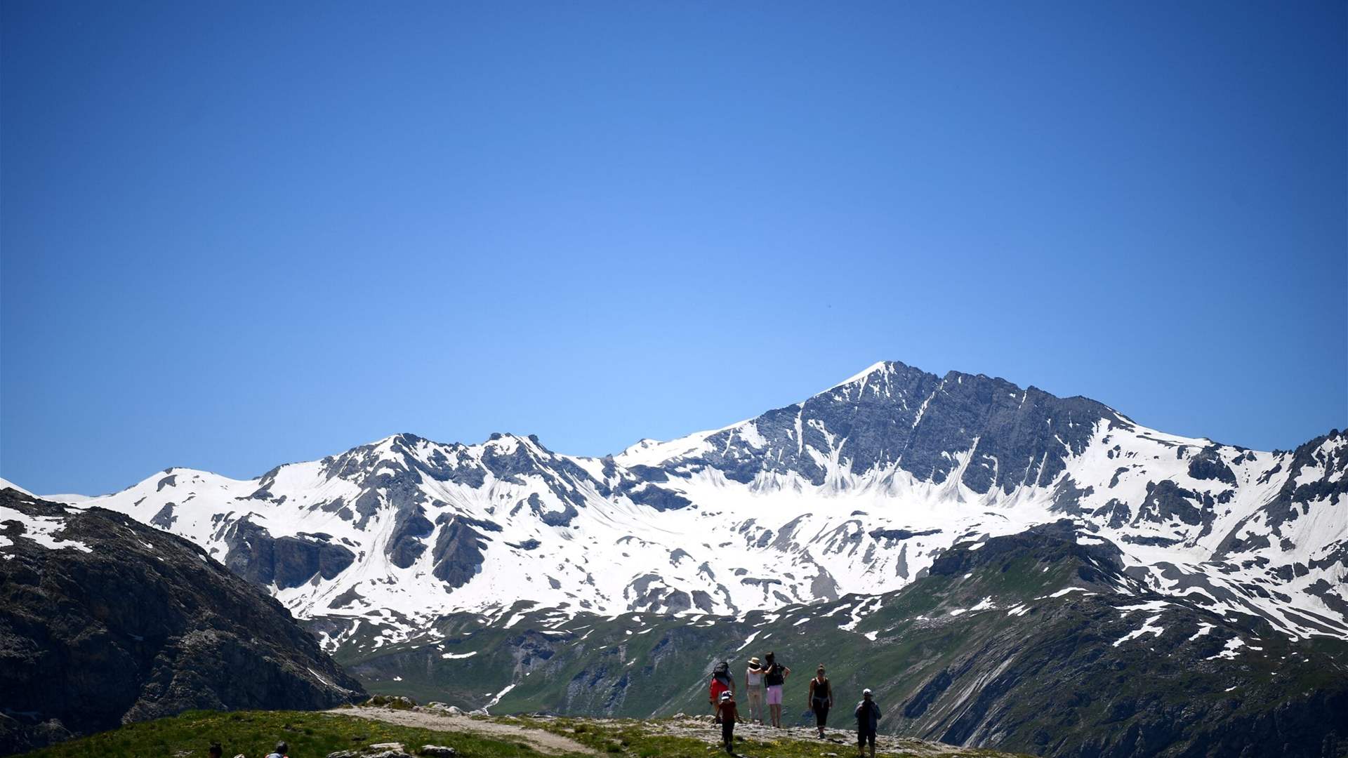 Eight small children injured in knife attack in French alpine town