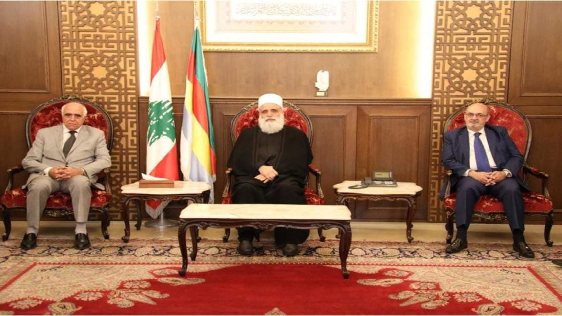 شيخ العقل: دور القيادات الروحية حضّ المسؤولين للقيام بدورهم 