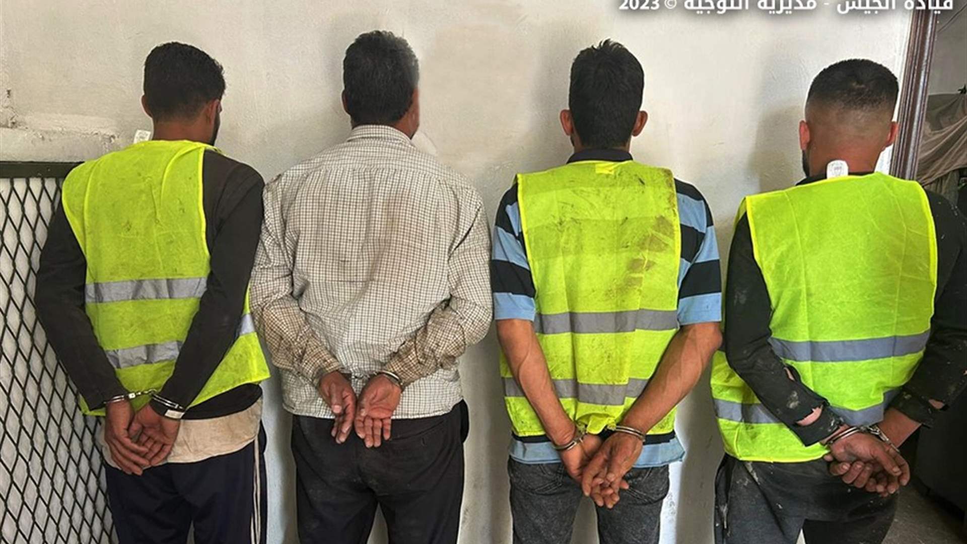 الجيش: توقيف 4 سوريين في الزاهرية - طرابلس لتأليفهم عصابة سرقة كابلات كهربائية 