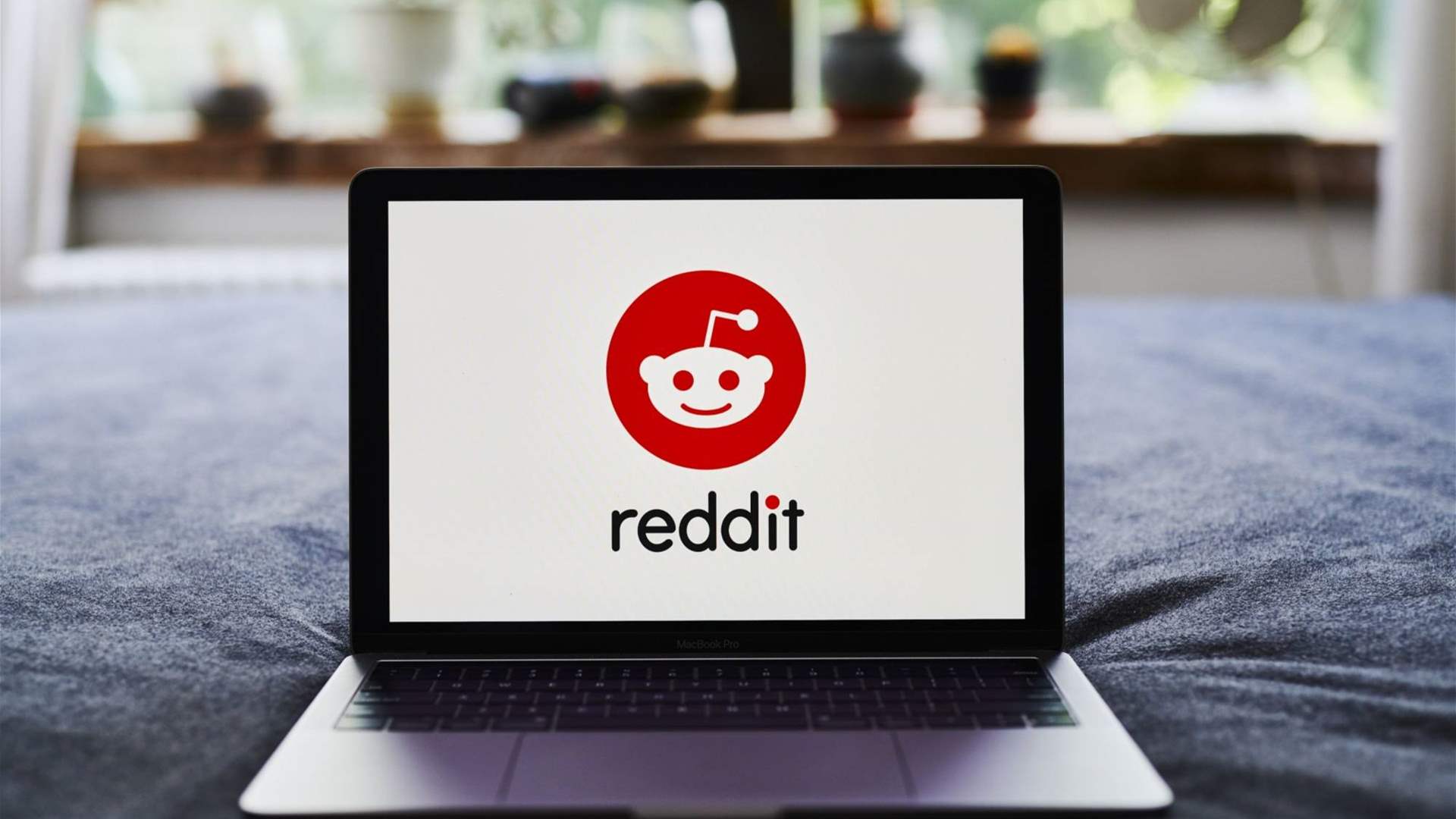 Reddit groups go silent in AI-linked fee clash